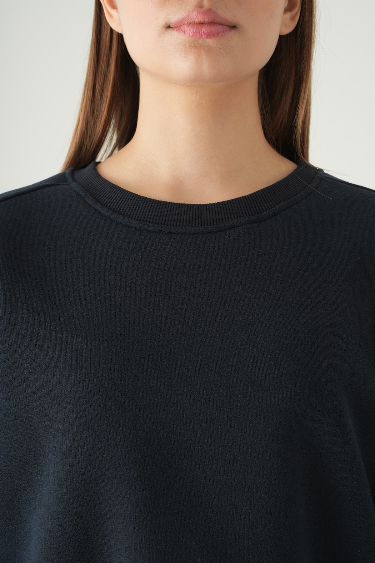 Kadın Pamuklu İçi Polarlı Oversize Yuvarlak Yakalı Laci Sweatshirt 9152M