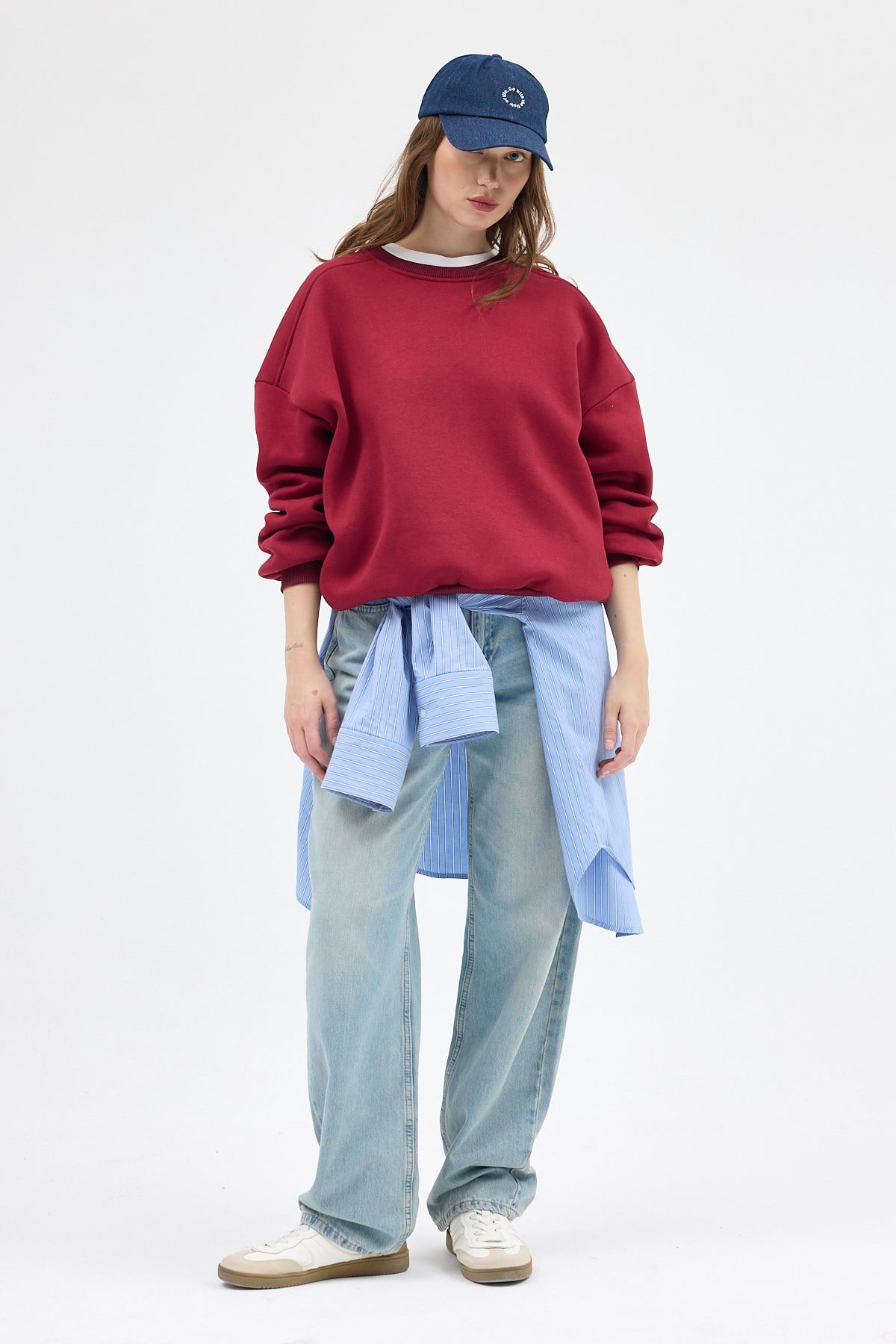 Kadın Pamuklu İçi Polarlı Oversize Yuvarlak Yakalı Bordo Sweatshirt 9152M
