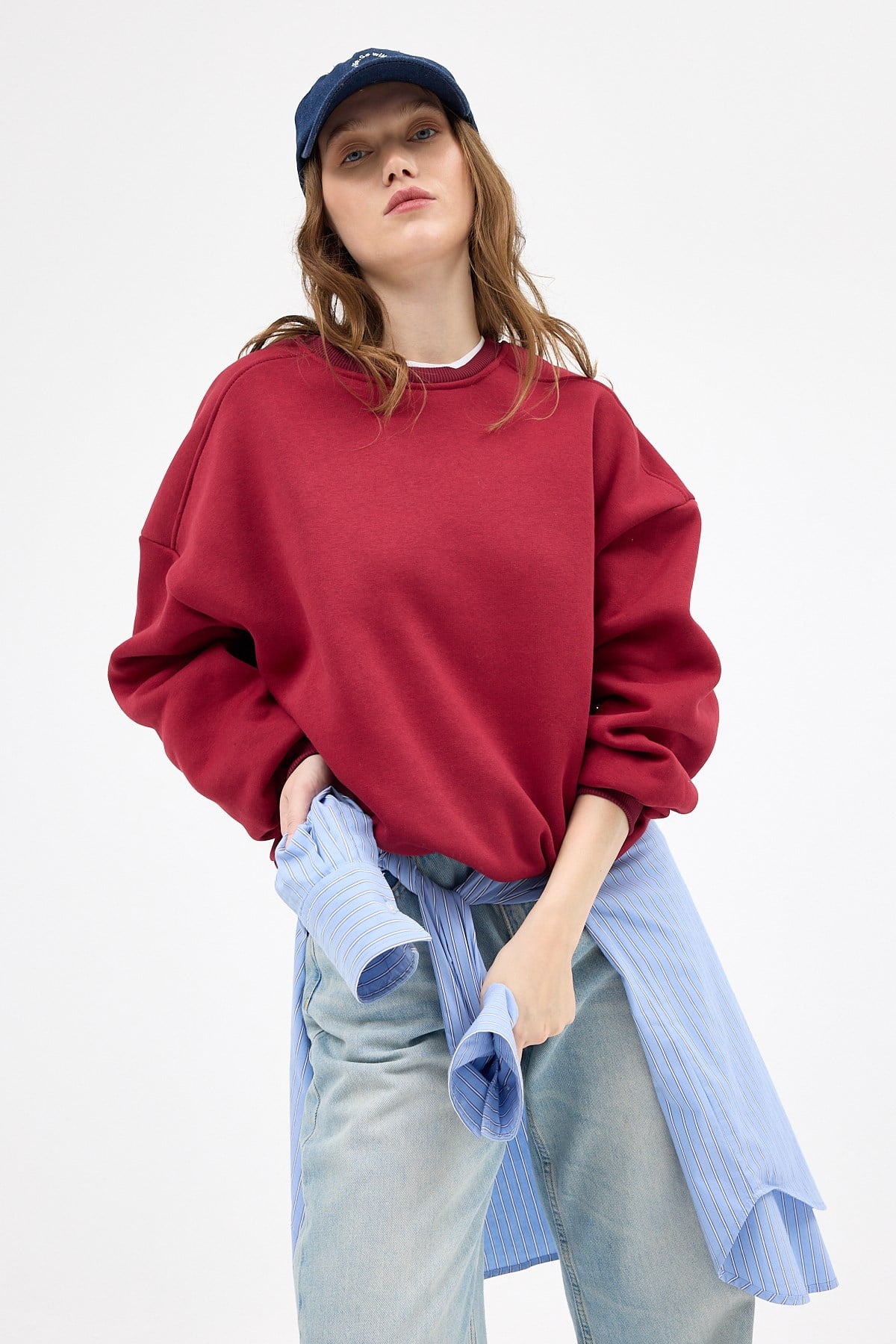 Kadın Pamuklu İçi Polarlı Oversize Yuvarlak Yakalı Bordo Sweatshirt 9152M