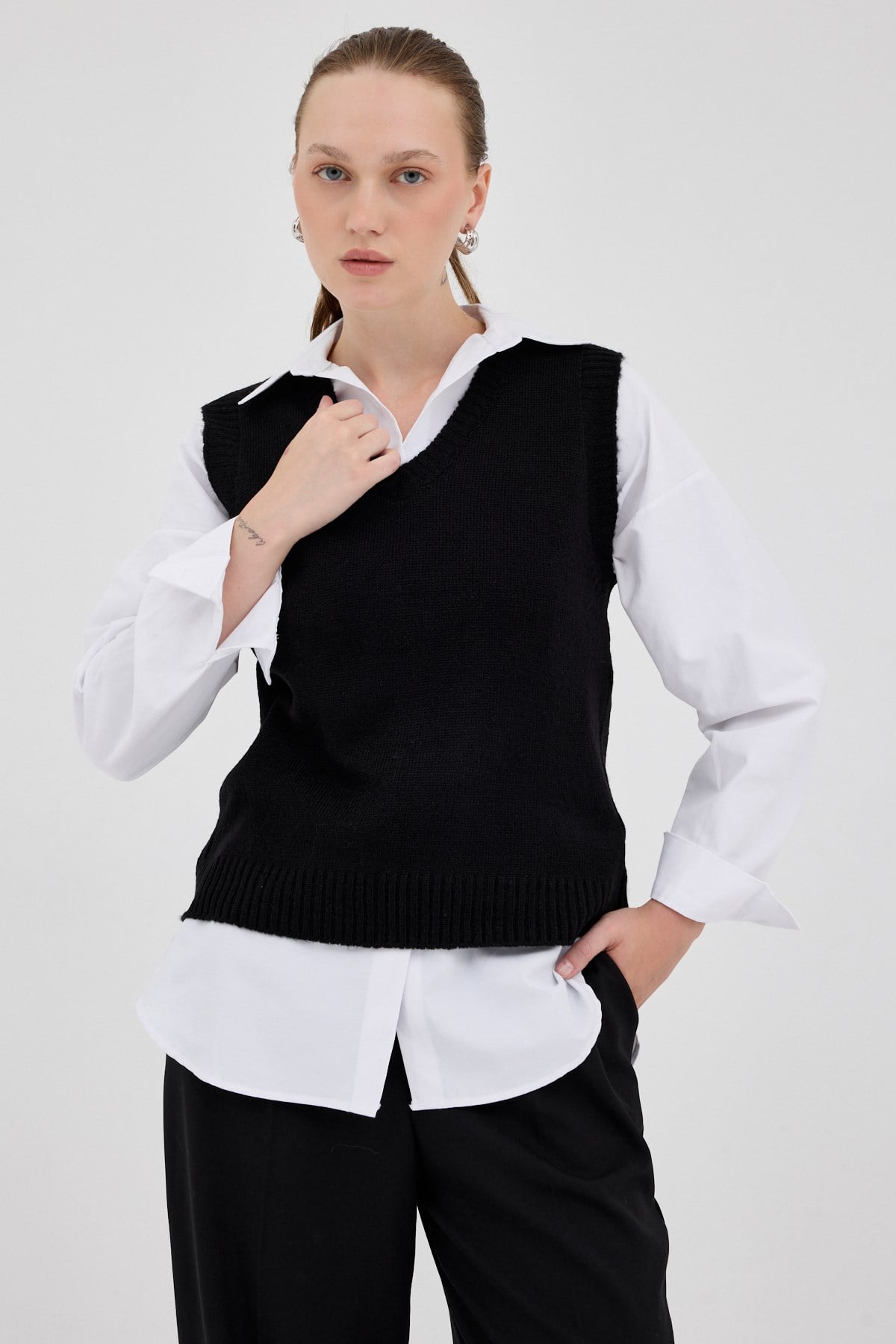 Kadın Süveter-Siyah Oversize V Yaka Kadın Süveter 2292-rulem