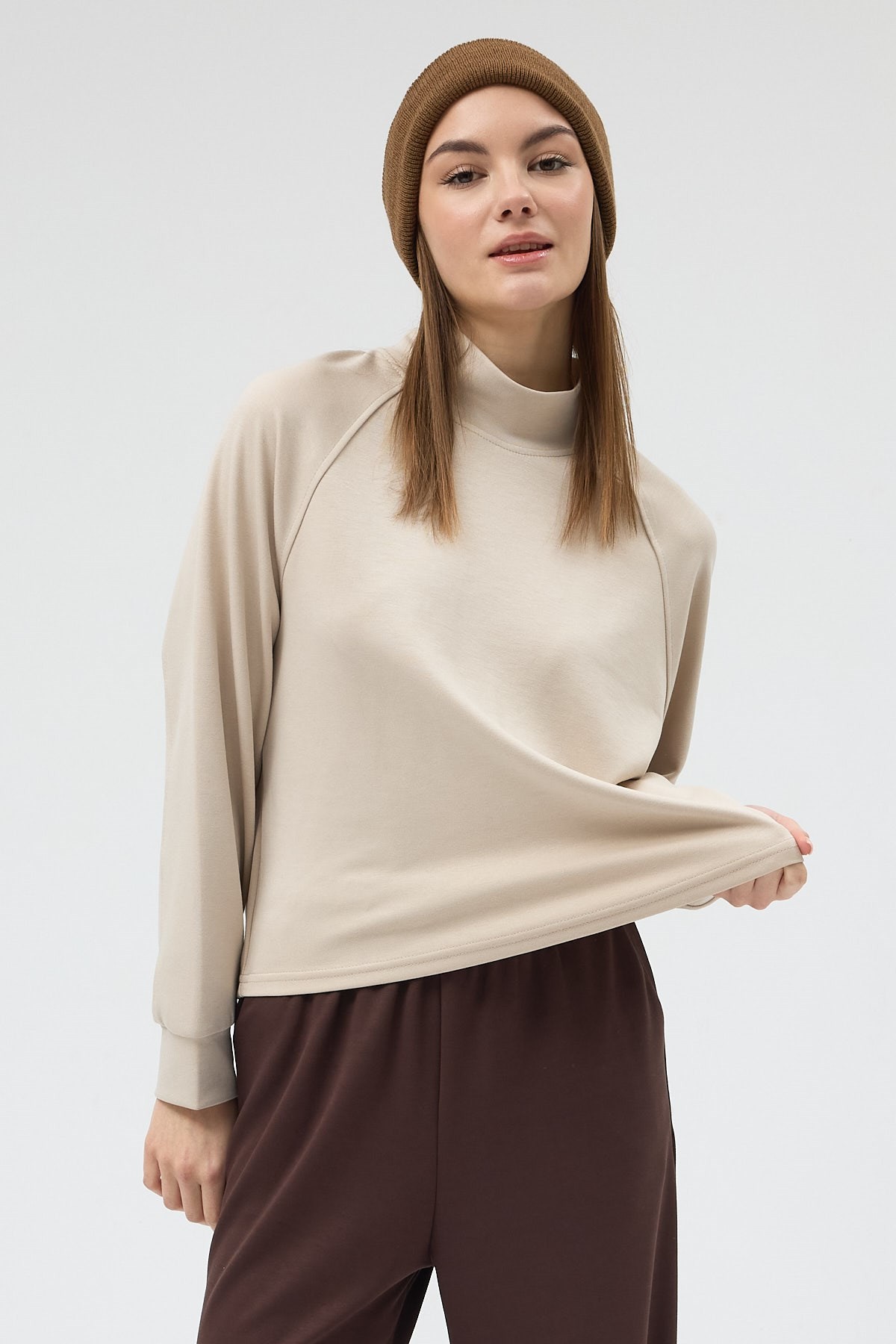 Kadın Sweatshirt-Bej Dik Yaka Reglan Kol Kadın Sweat 8252A-rulem