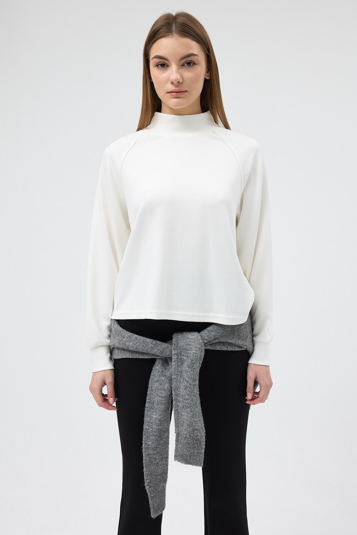 Kadın Sweatshirt-Ekru Dik Yaka Reglan Kol Kadın Sweat 8252A-rulem