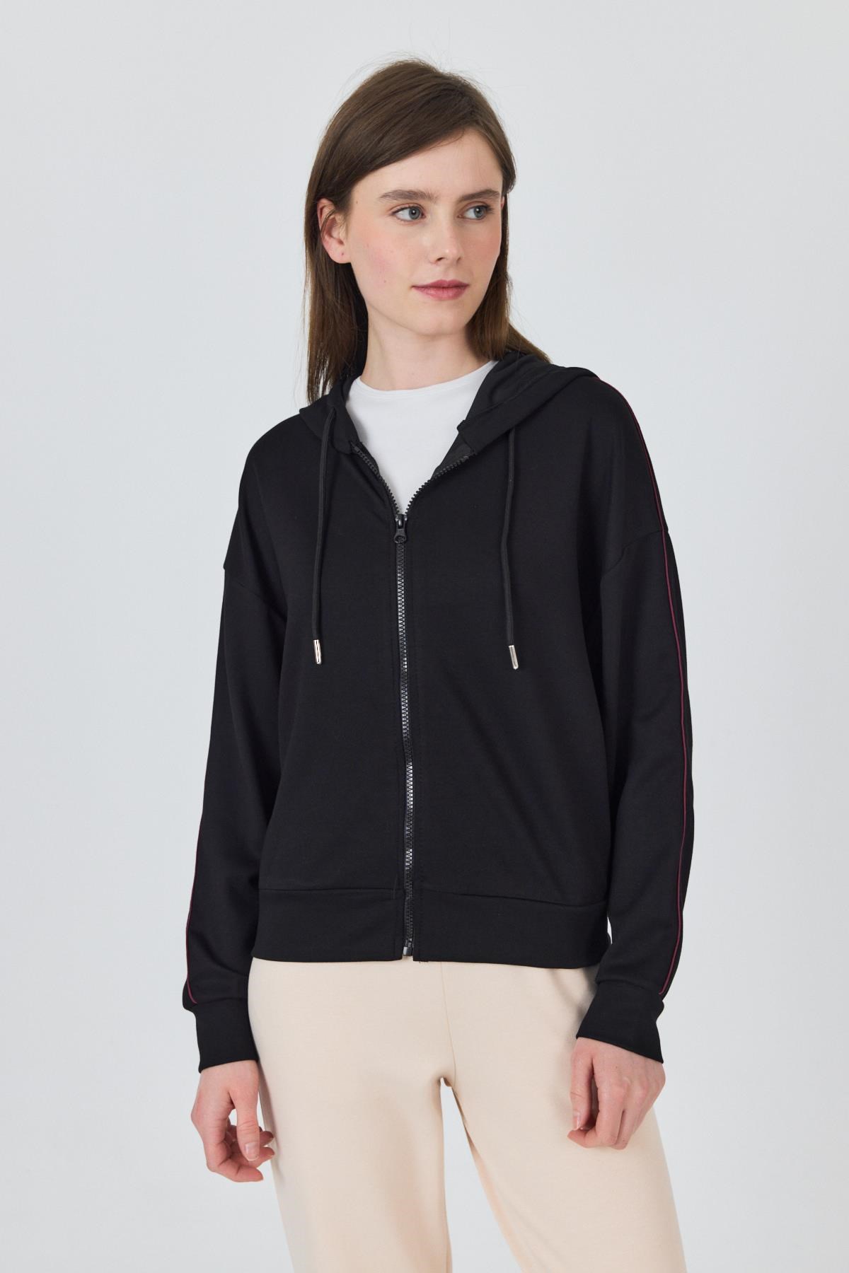 Kadın Sweatshirt-Siyah Fermuarlı Kapüşonlu Şerit Detaylı Sweatshirt 3045-rulem