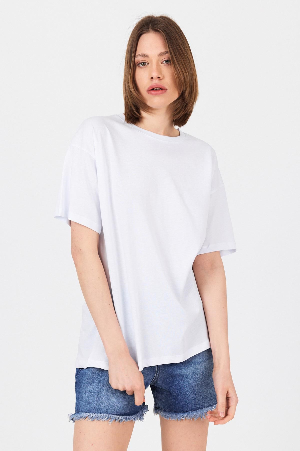 Kadın Tişört-Beyaz Omuz Yazı Baskılı %100 Pamuk Oversize Tişört 2150-30M-rulem
