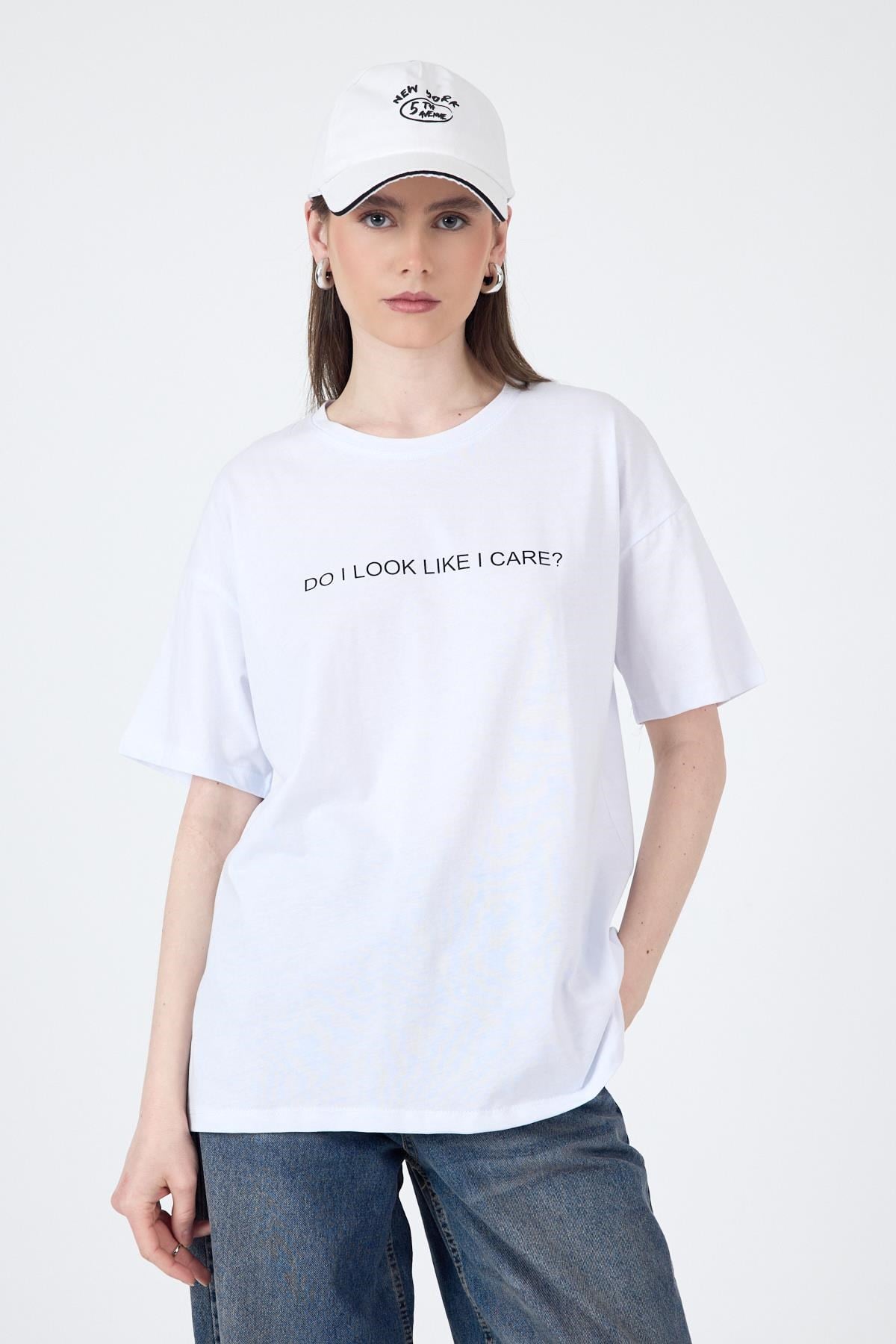 Kadın Tişört-Beyaz Yazı Baskılı Oversize Pamuklu Tişört 2150-5M-rulem