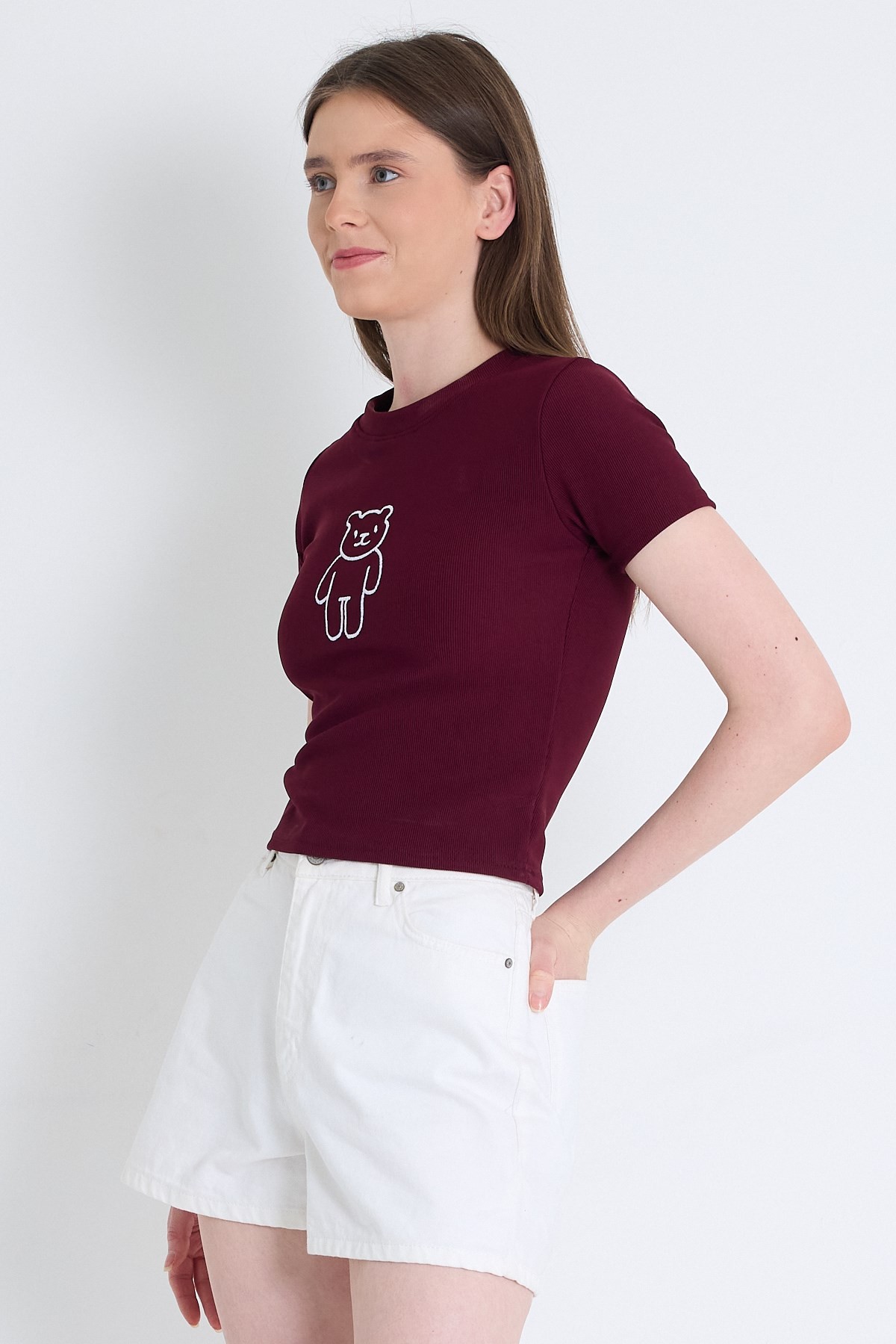 Kadın Tişört-Bordo Ayıcık İşlemeli Slim Fit Crop Tişört 2217-rulem
