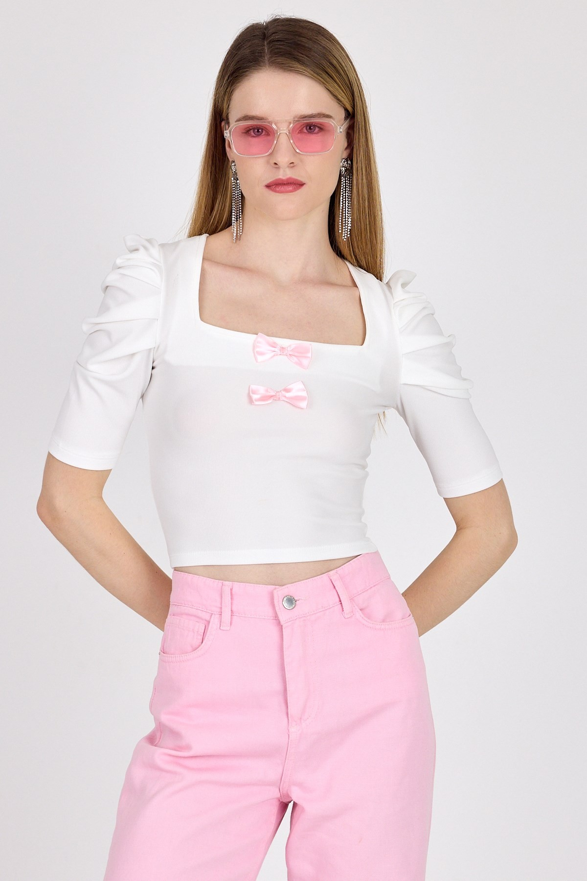 Kadın Tişört-Ekru Kare Yaka Fiyonk DetaylI Crop Bluz 1349-rulem