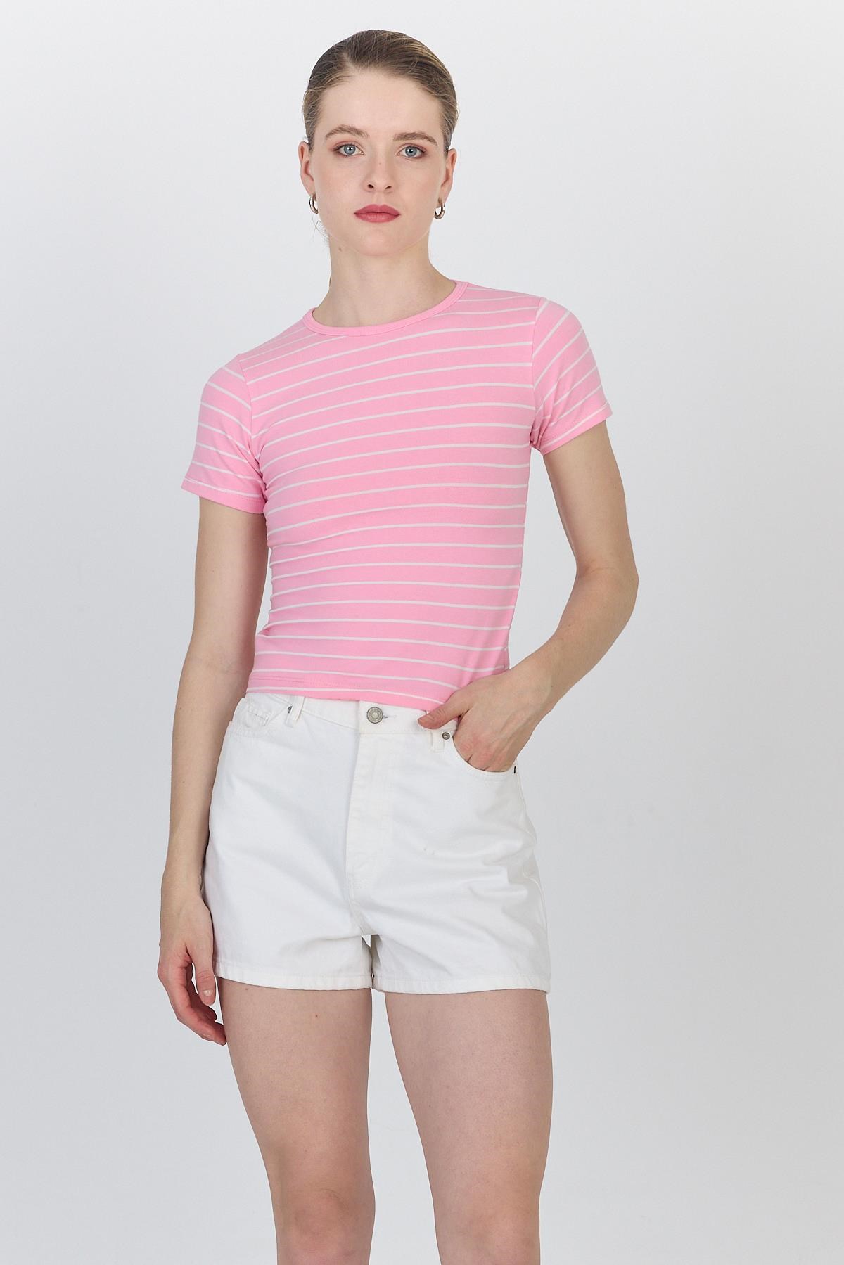 Kadın Tişört-Pembe Çizgili Pamuklu Crop Tişört 4014-rulem