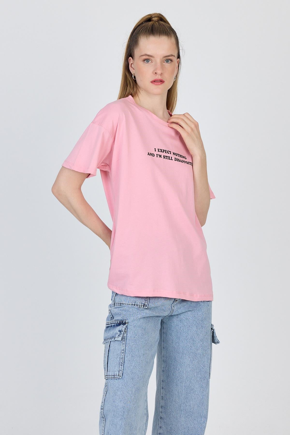 Kadın Tişört-Pembe Yazı Baskılı %100 Pamuk Oversize Tişört 2150-8M-rulem