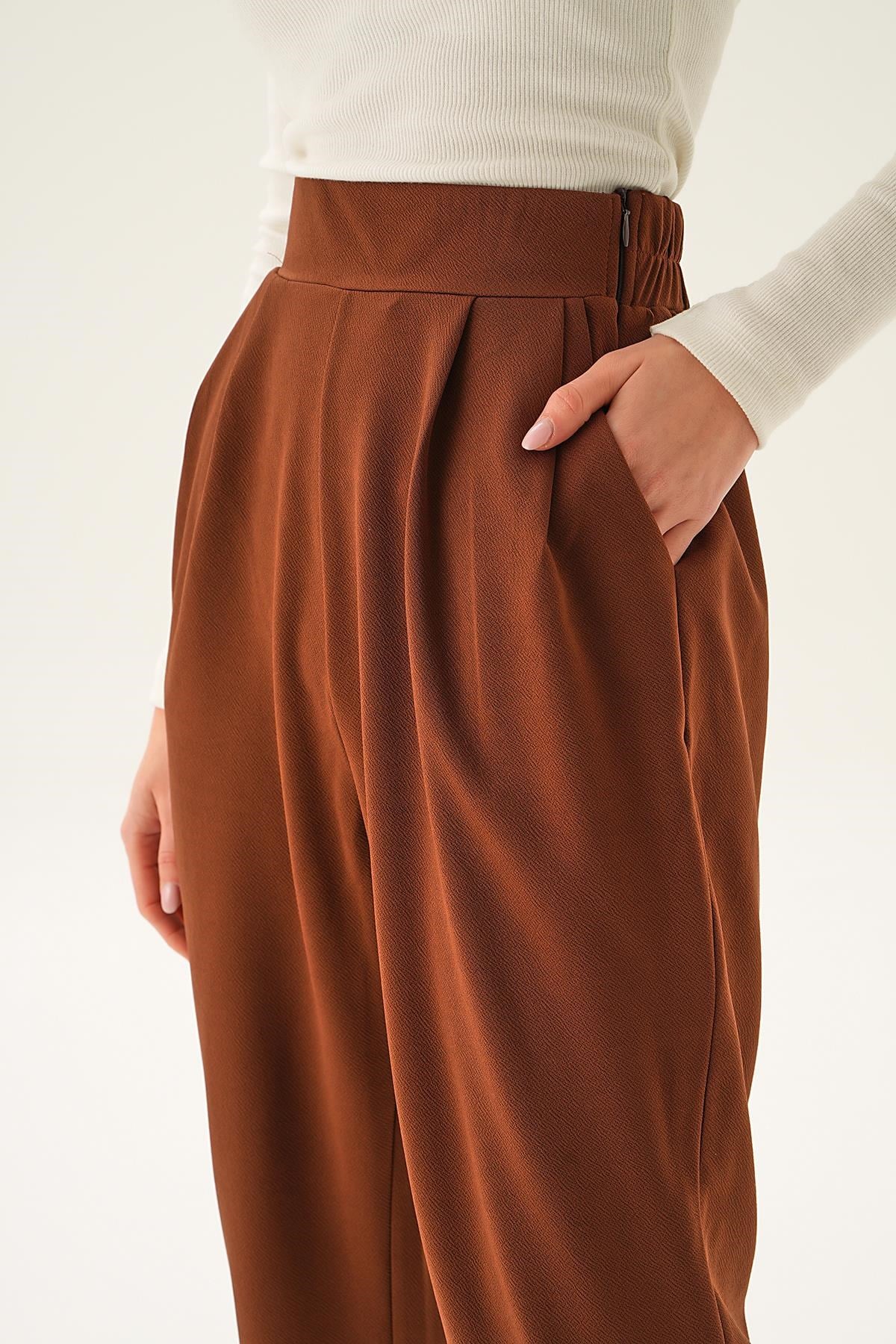 Kahve Arka Bel Lastik Pileli Pantolon 4072A