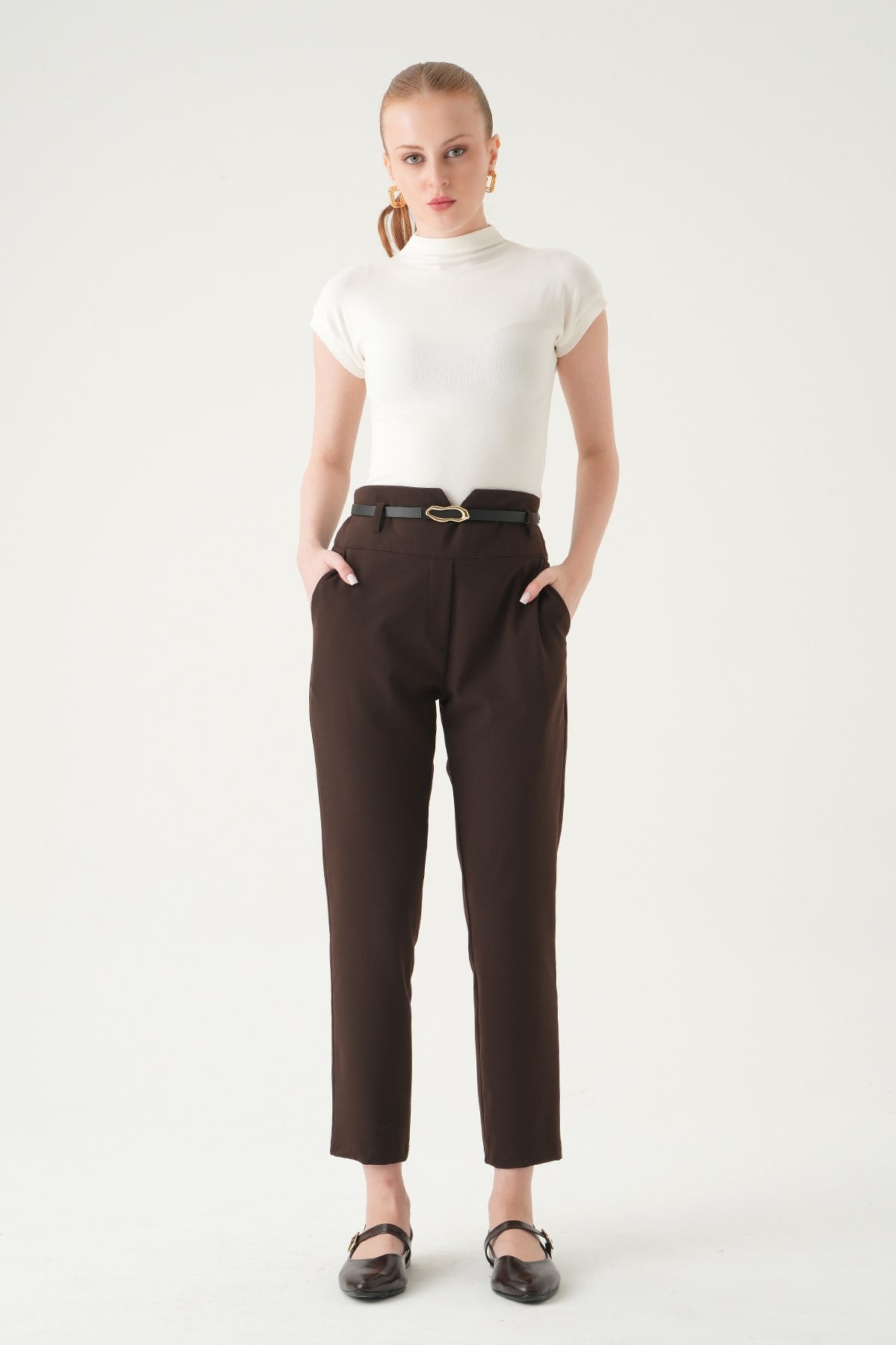 Kahve Bel V Kesim Kemerli Pantolon 8404A