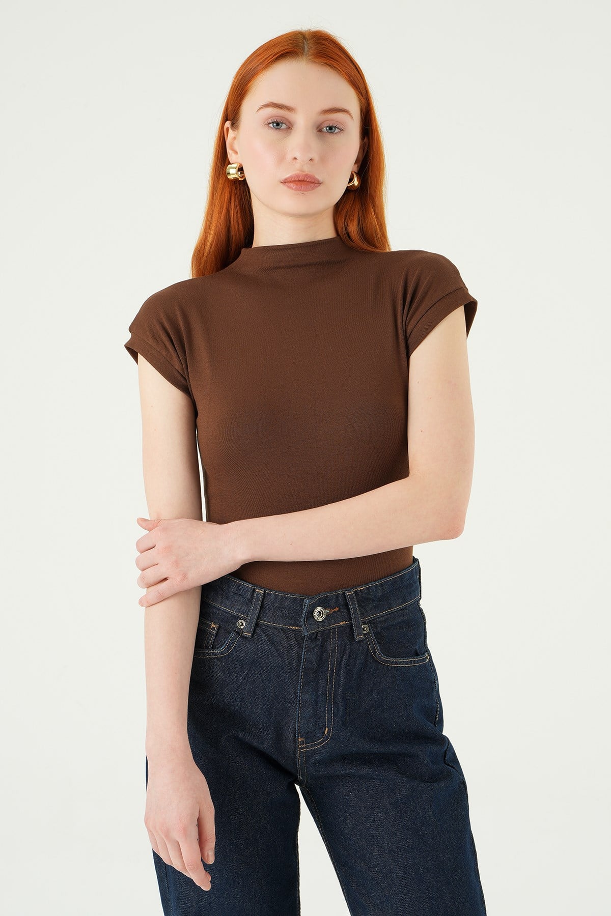 Kahve Dik Yaka Kısa Kol Body 8174A