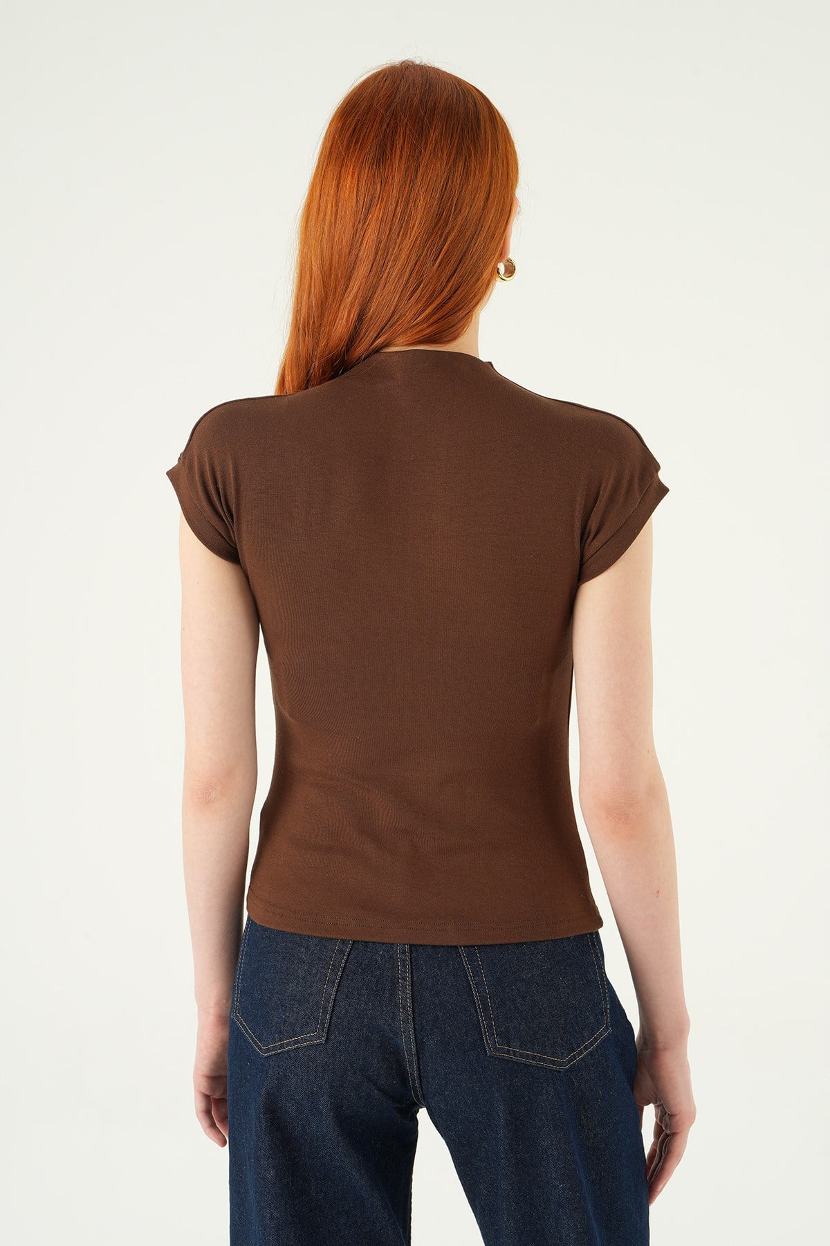 Kahve Dik Yaka Kısa Kol Body 8174A