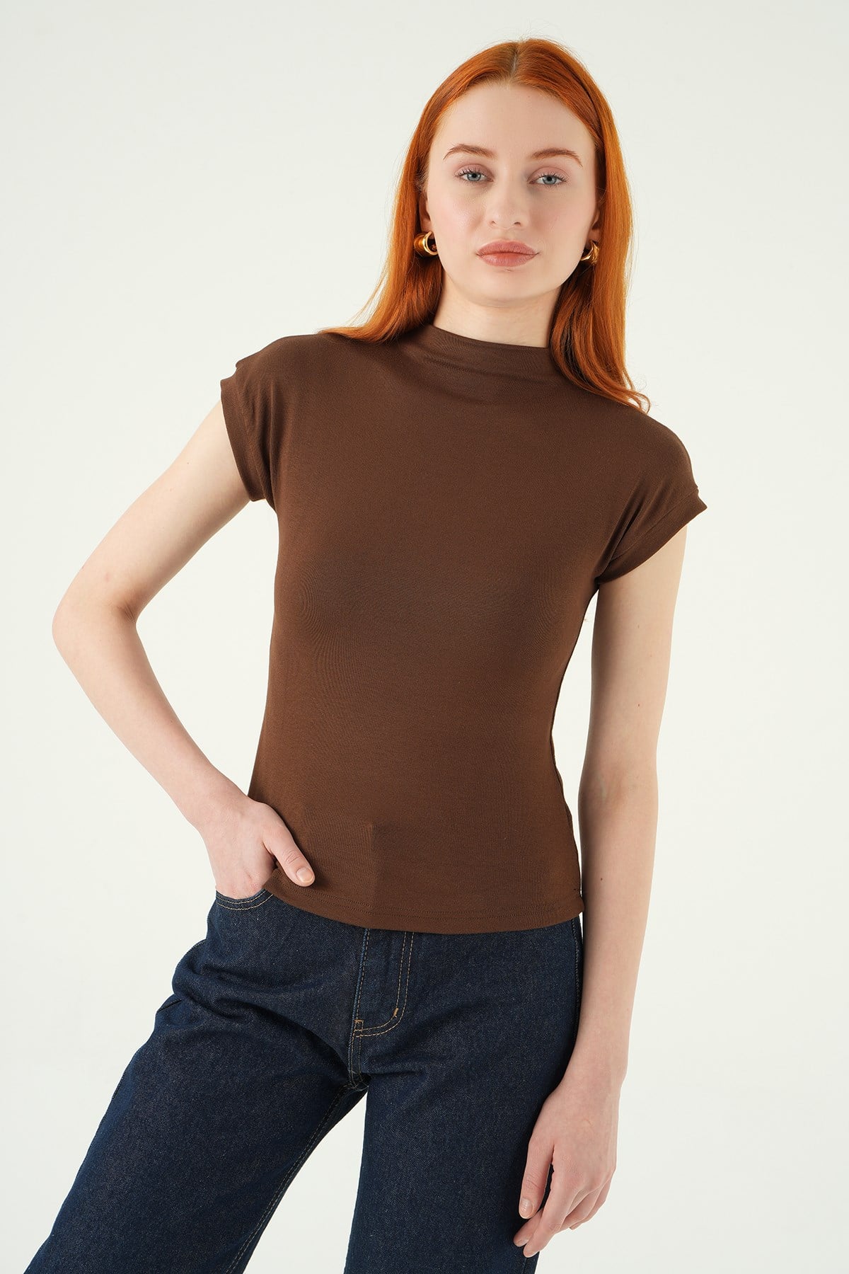 Kahve Dik Yaka Kısa Kol Body 8174A
