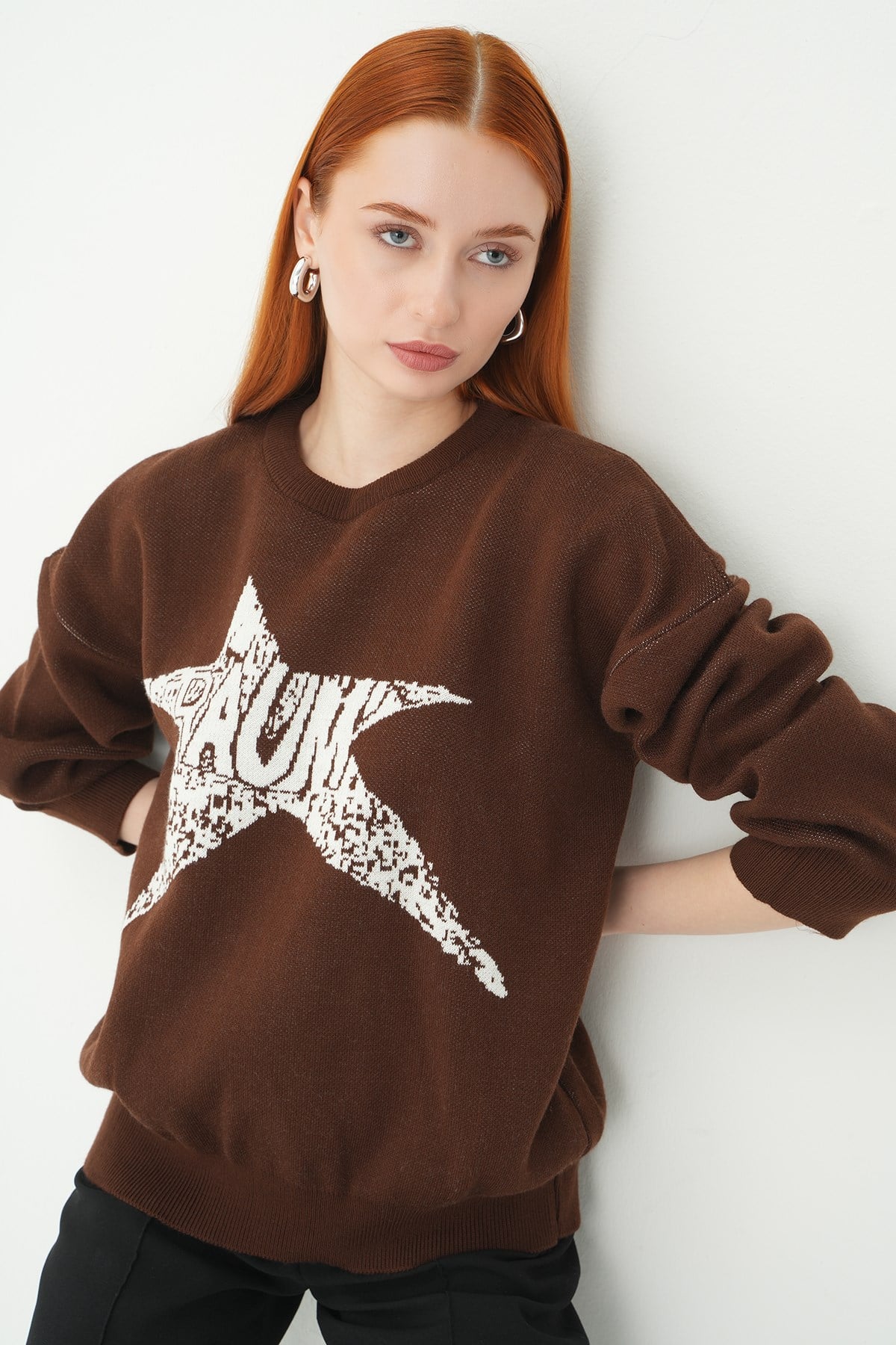Kahve - Ekru Yıldız Baskılı Oversize Kazak 2474