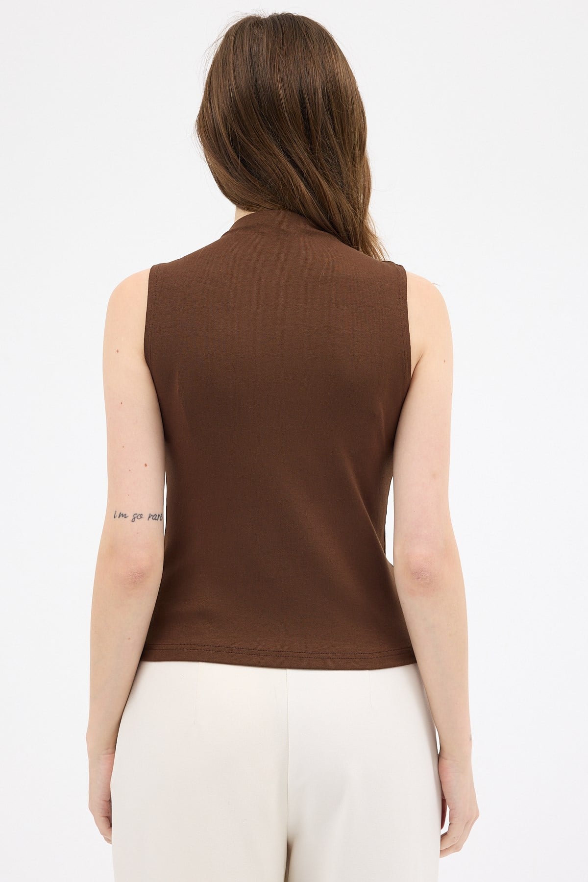 Kahve Kadın Kolsuz Yüksek Yaka Body 8155A