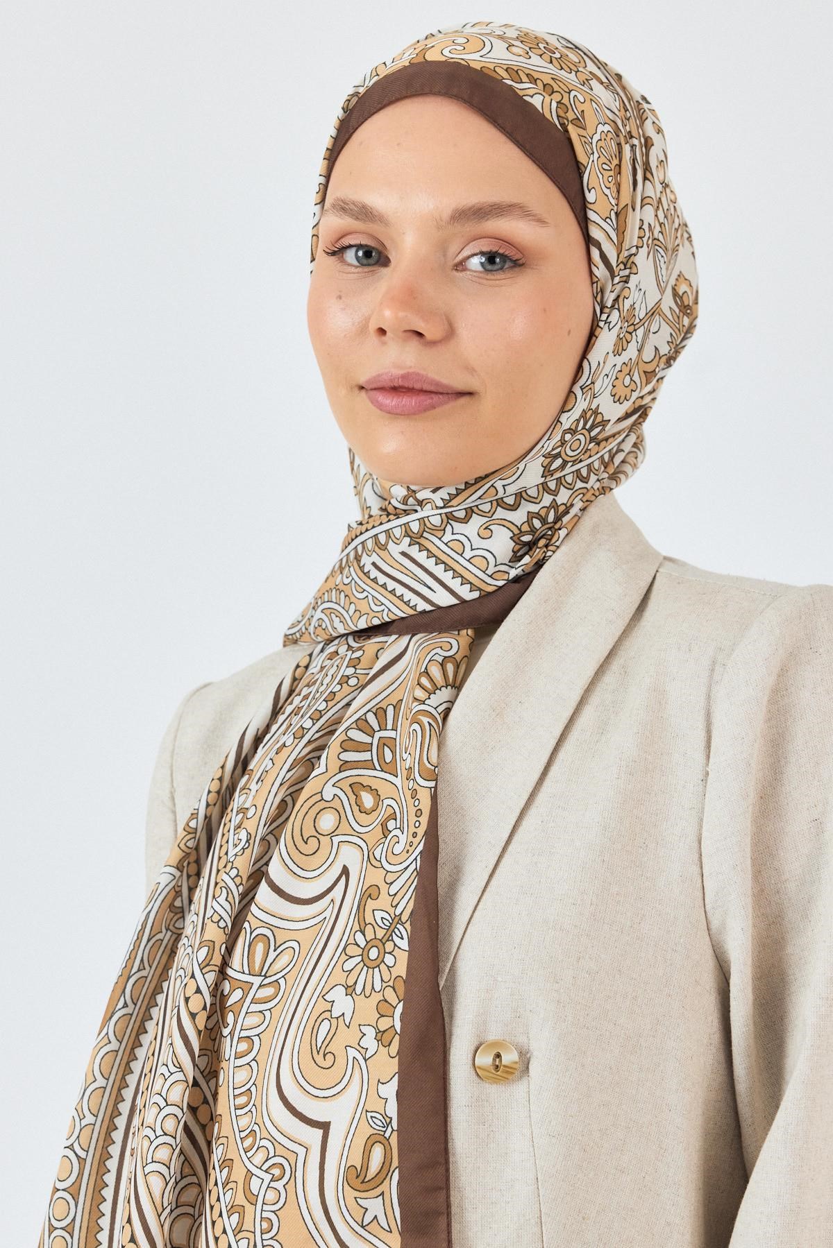 Kahve Retro Desenli Şal 5684