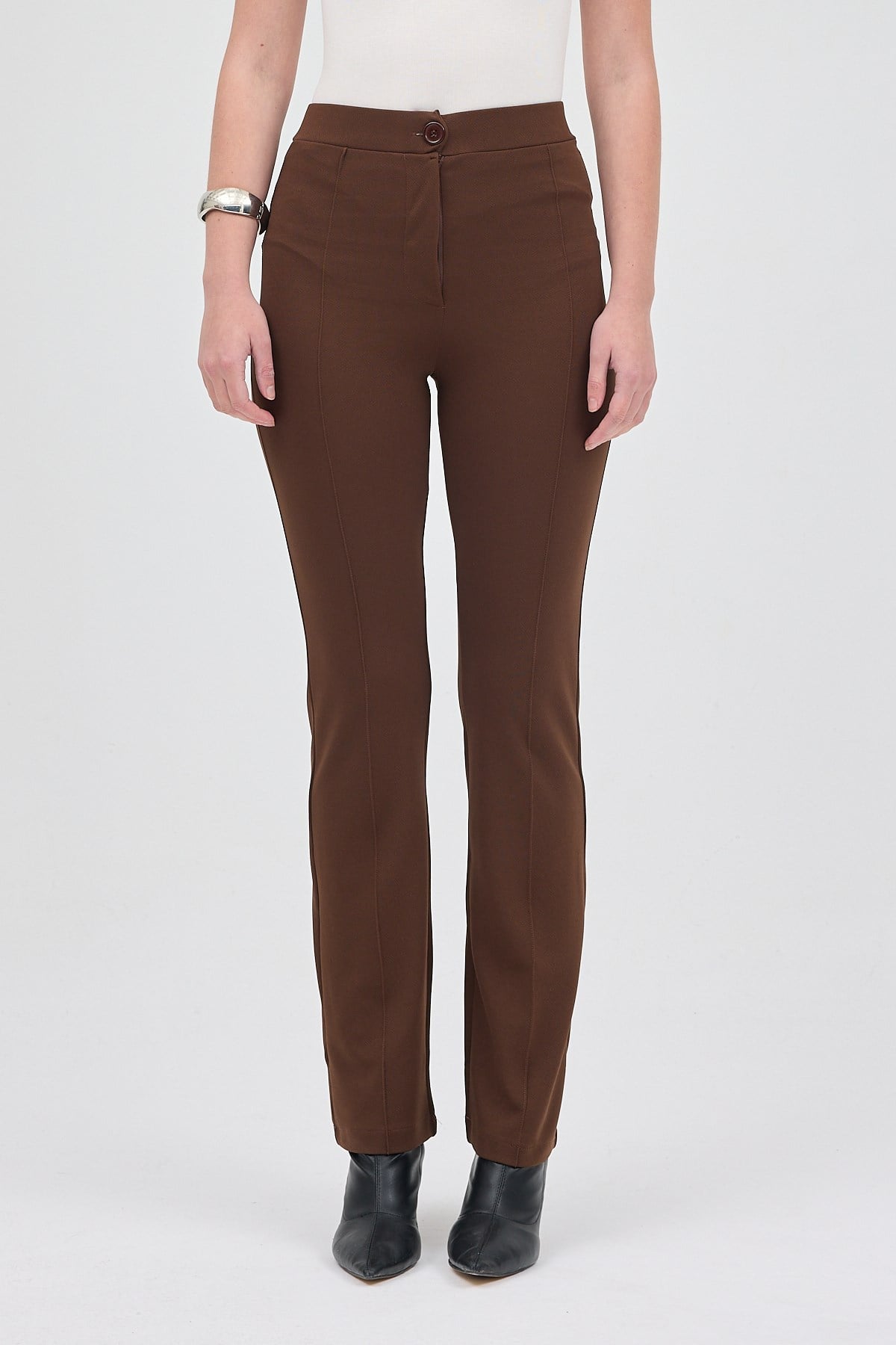 Kahve Straight/Düz Kesim Yüksek Bel Nervür Dikişli Örme Pantolon TCR-6873A
