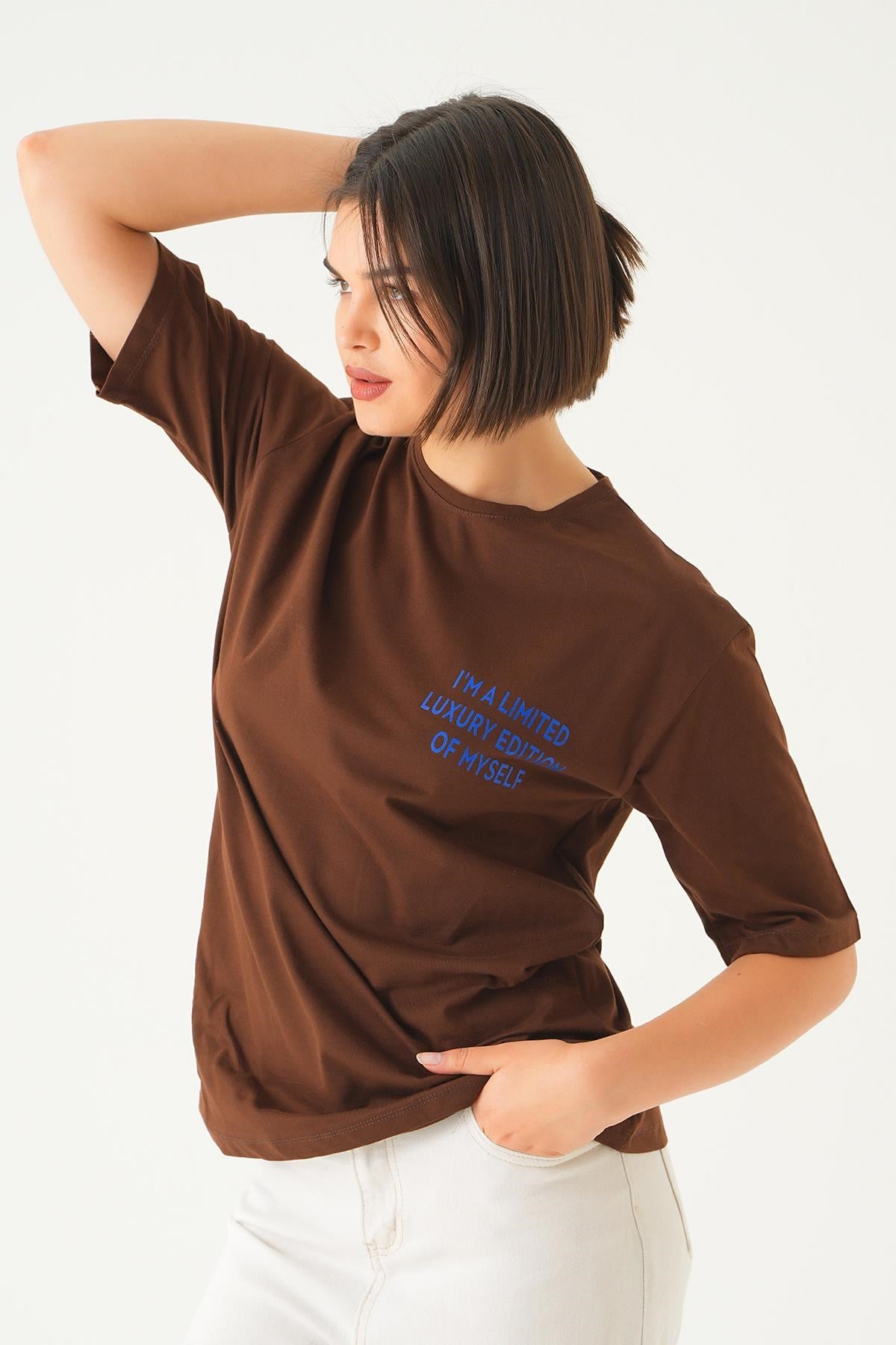 Kahve Yazı Detay Baskı Oversize Tişört 1704