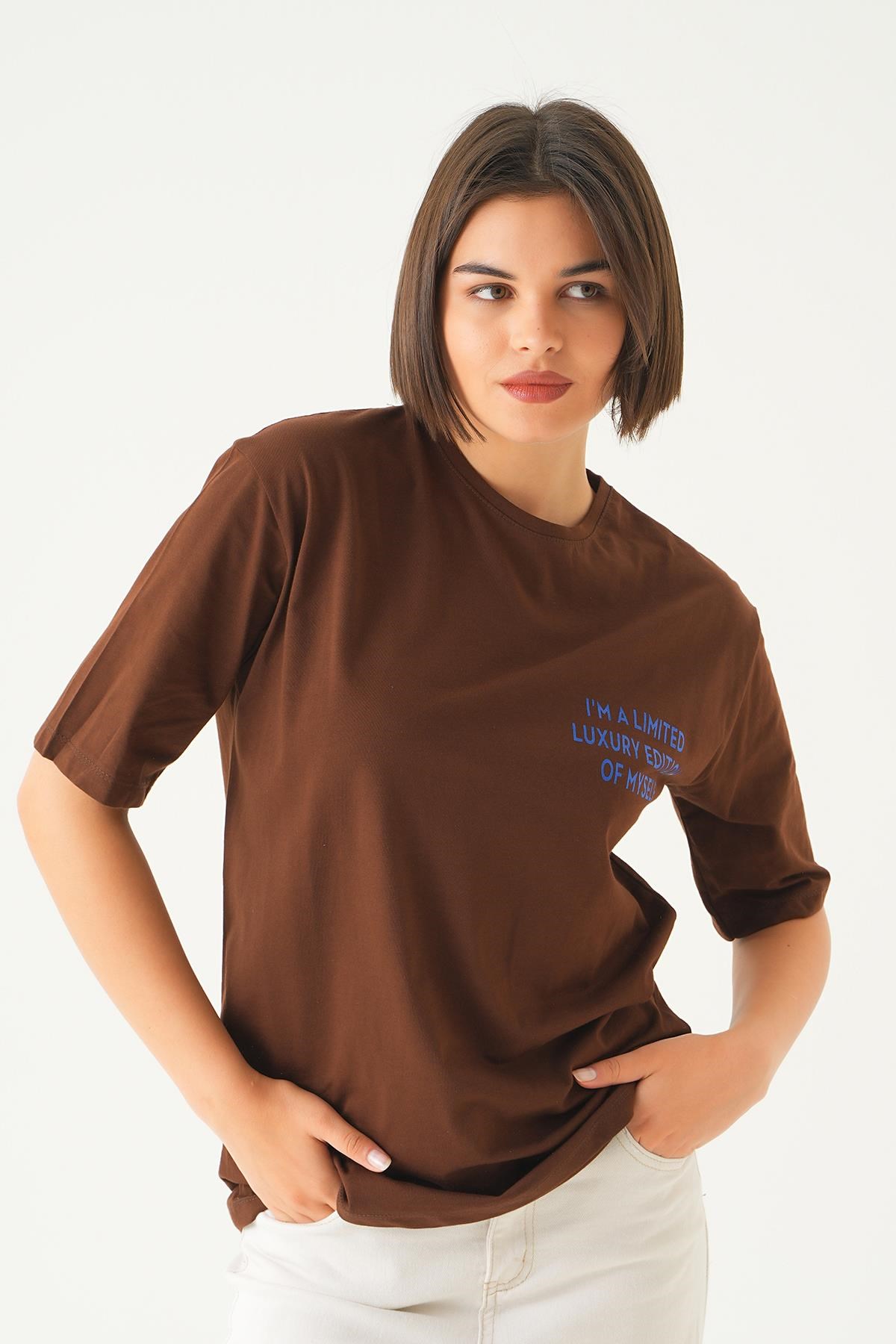 Kahve Yazı Detay Baskı Oversize Tişört 1704