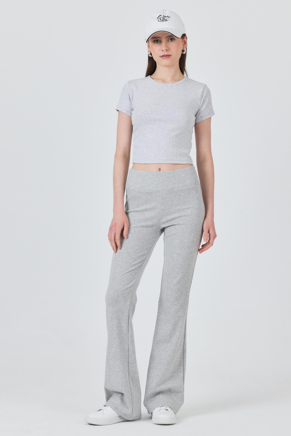 Karmelanj Slim Fit Bisiklet Yaka Crop Tişört 3058