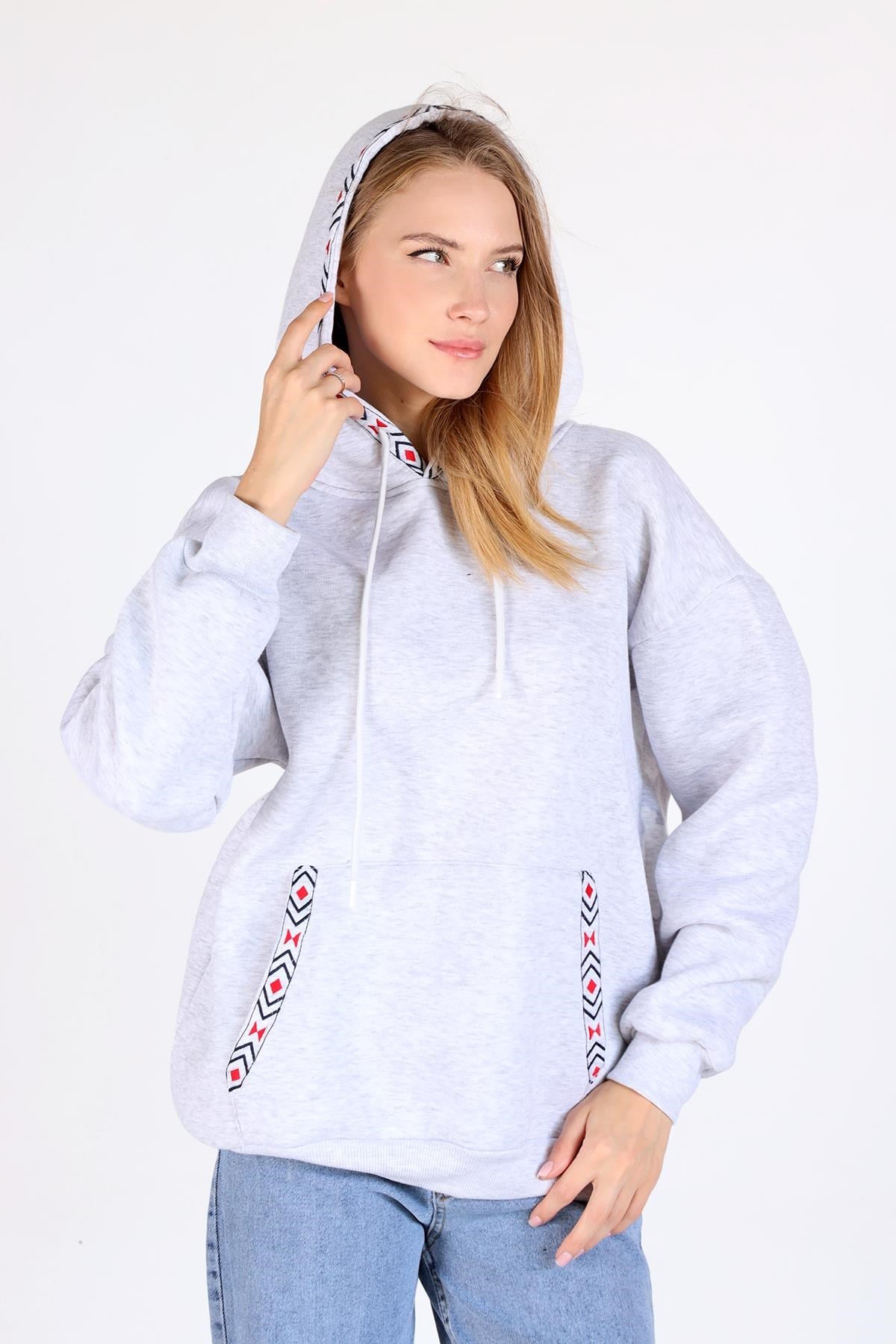 Karmelanj Yaka Cep Nakışlı Kapüşonlu Sweat 9141M