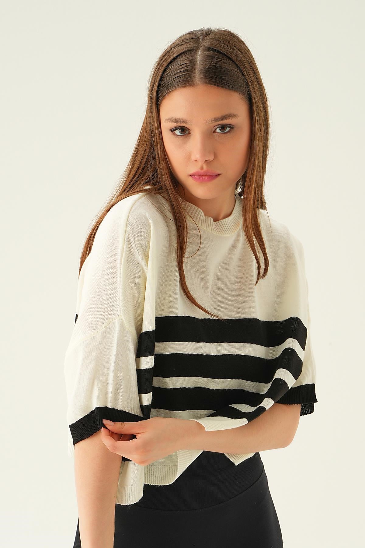Kemik Çizgi Detay Oversize Tişört 1454