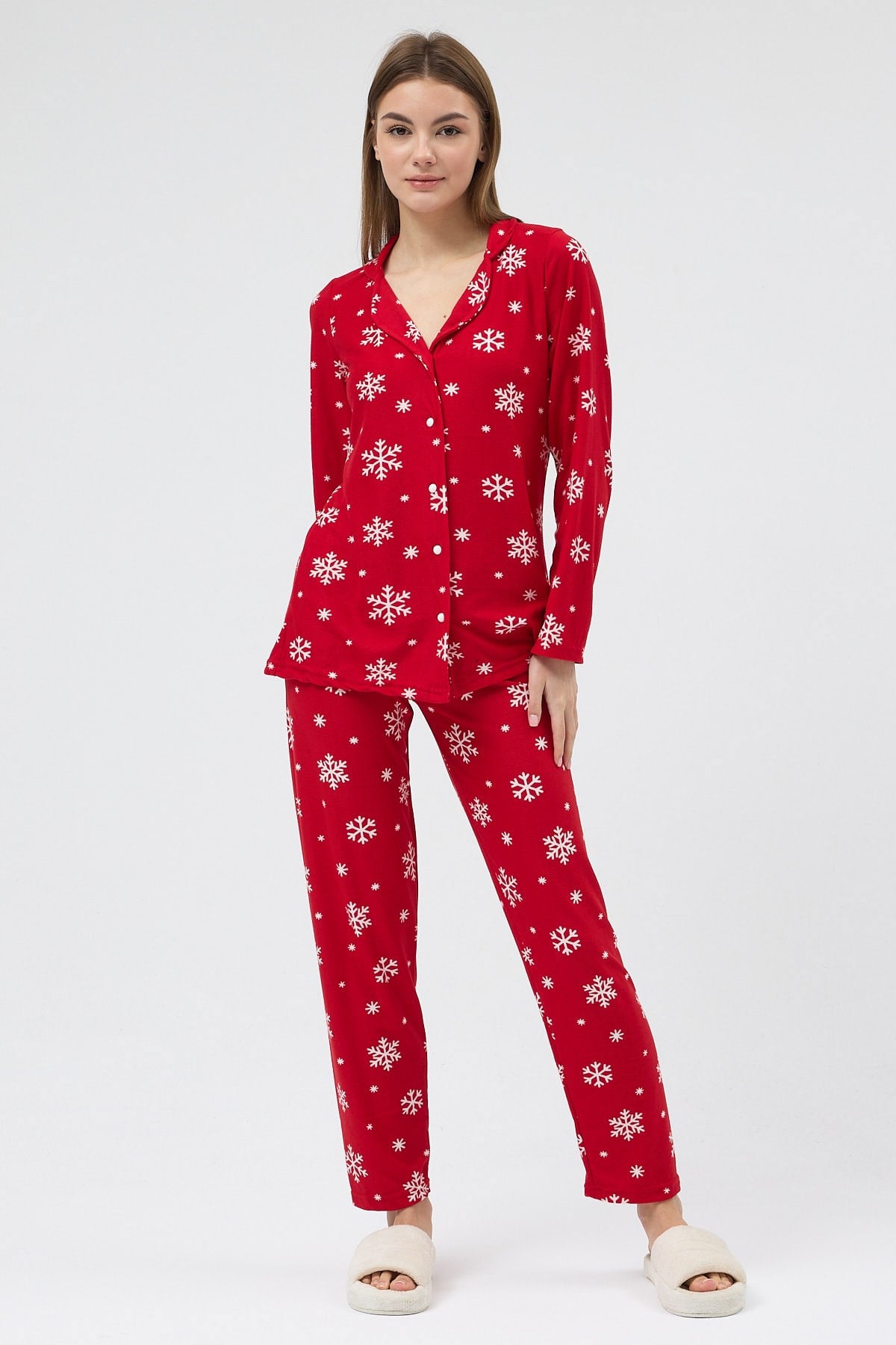 Kırmızı Kar Tanesi Desenli Düğmeli Kadın Pijama Takımı 3005