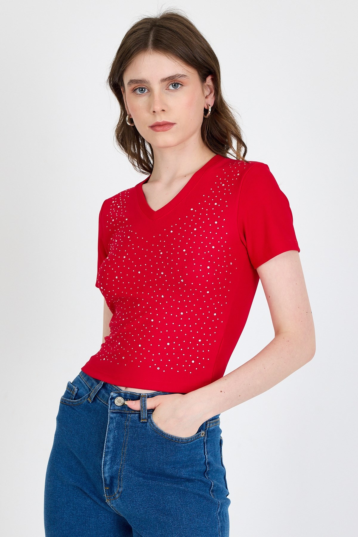 Kırmızı Taş İşleme Detaylı V Yaka Slim Fit Tişört 0949