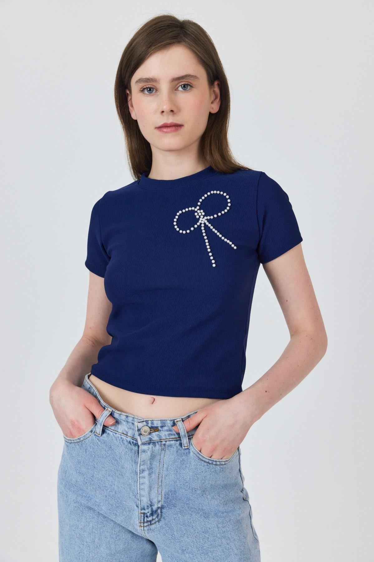 Laci İnci Kurdele İşlemeli Crop Slim Fit Tişört 2229