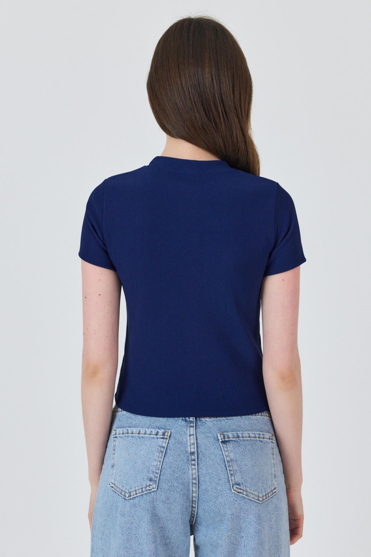 Laci İnci Kurdele İşlemeli Crop Slim Fit Tişört 2229