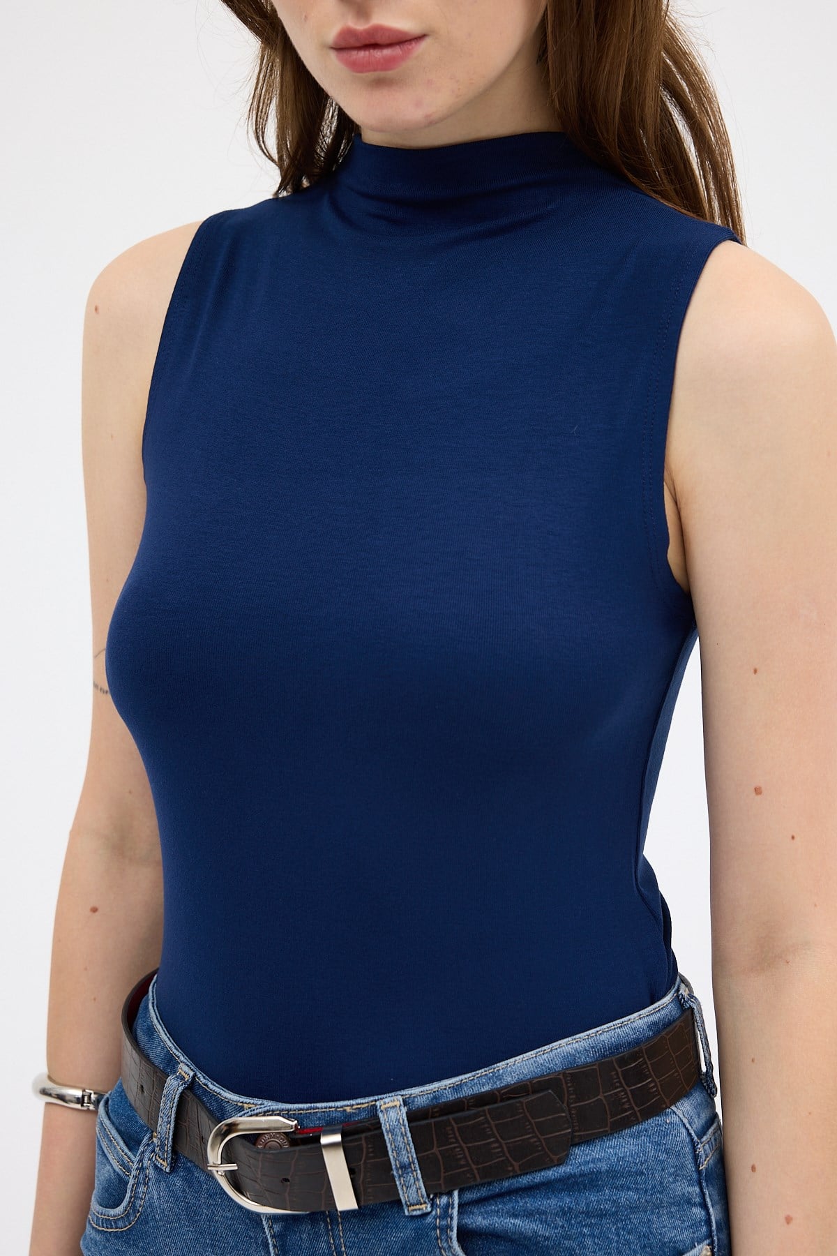 Laci Kadın Kolsuz Yüksek Yaka Body 8155A