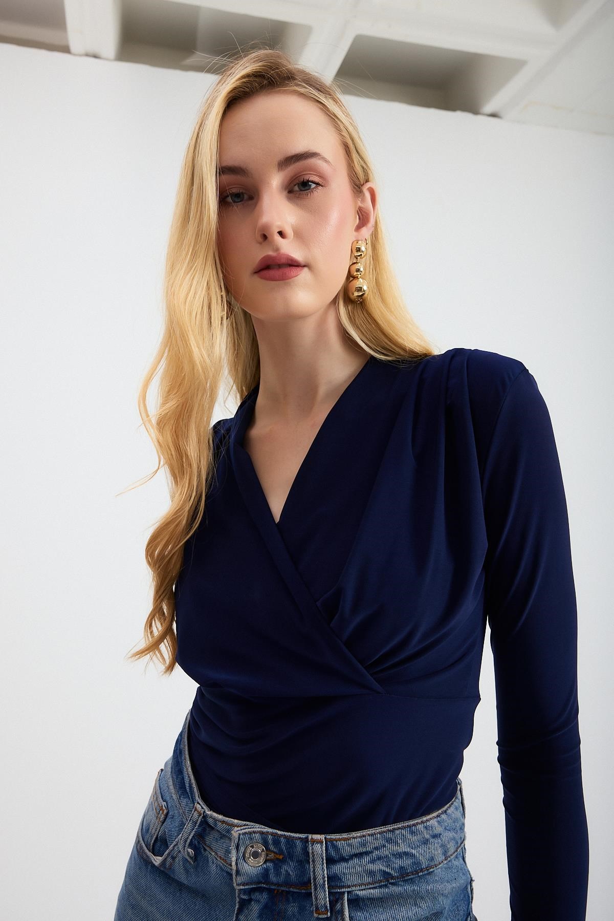 Laci Kruvaze Yaka Vatkalı Bluz 9256