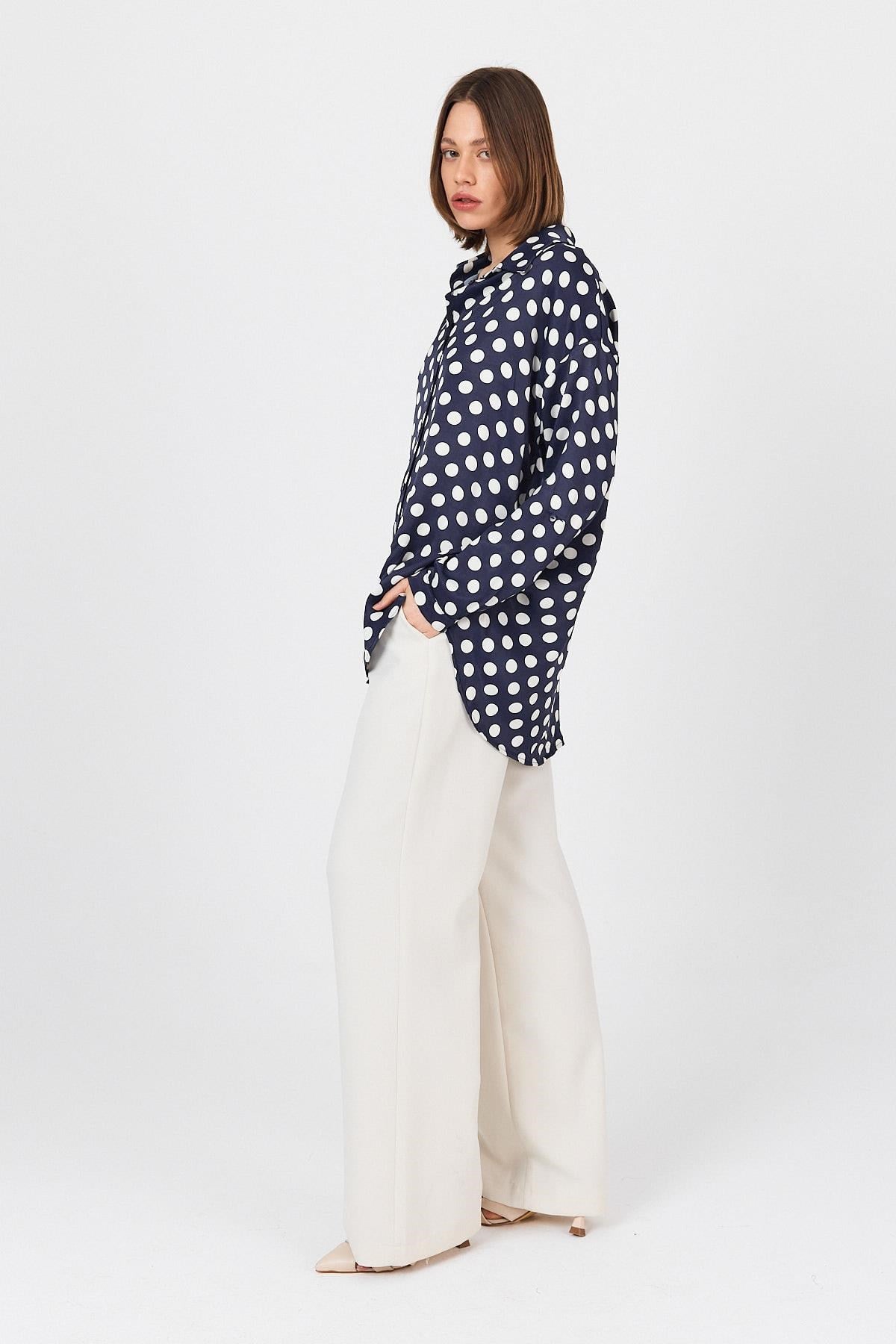 Laci Puantiye Desen Oversize Saten Gömlek 9411