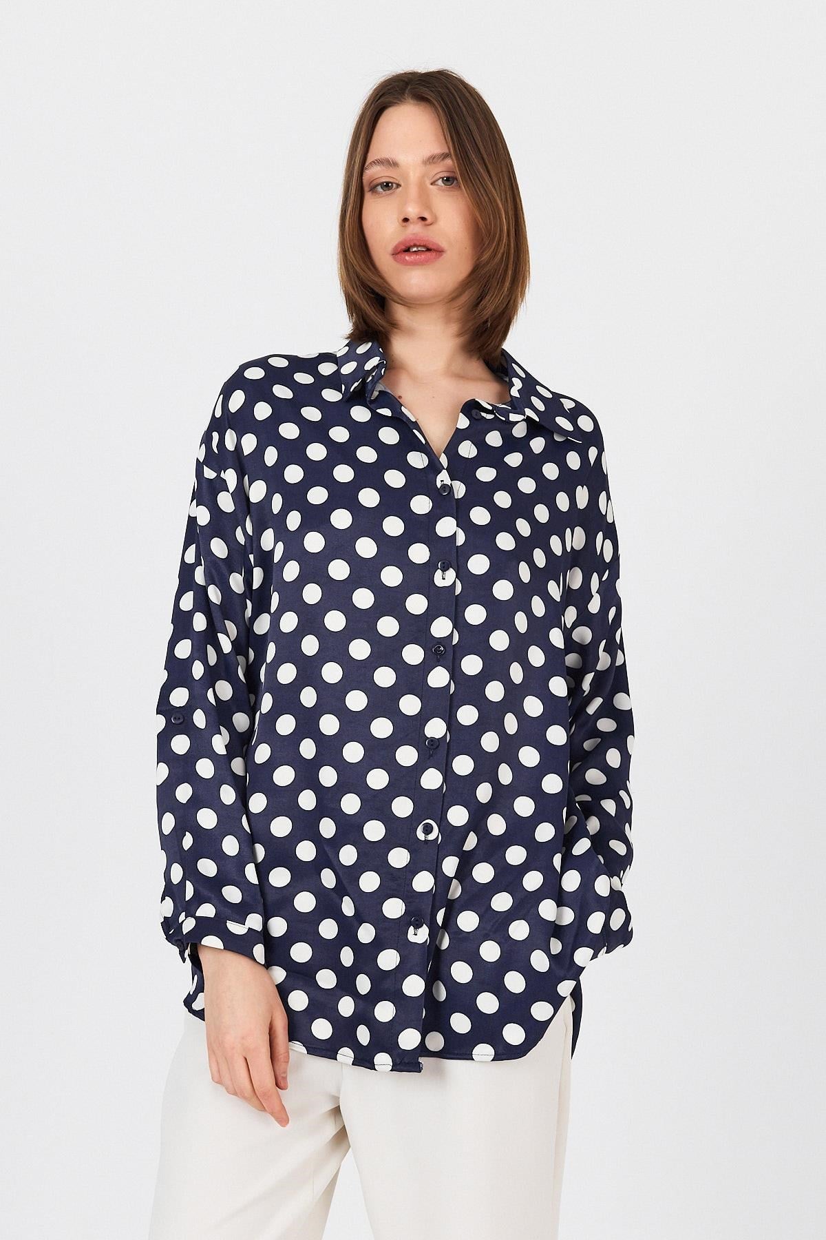 Laci Puantiye Desen Oversize Saten Gömlek 9411