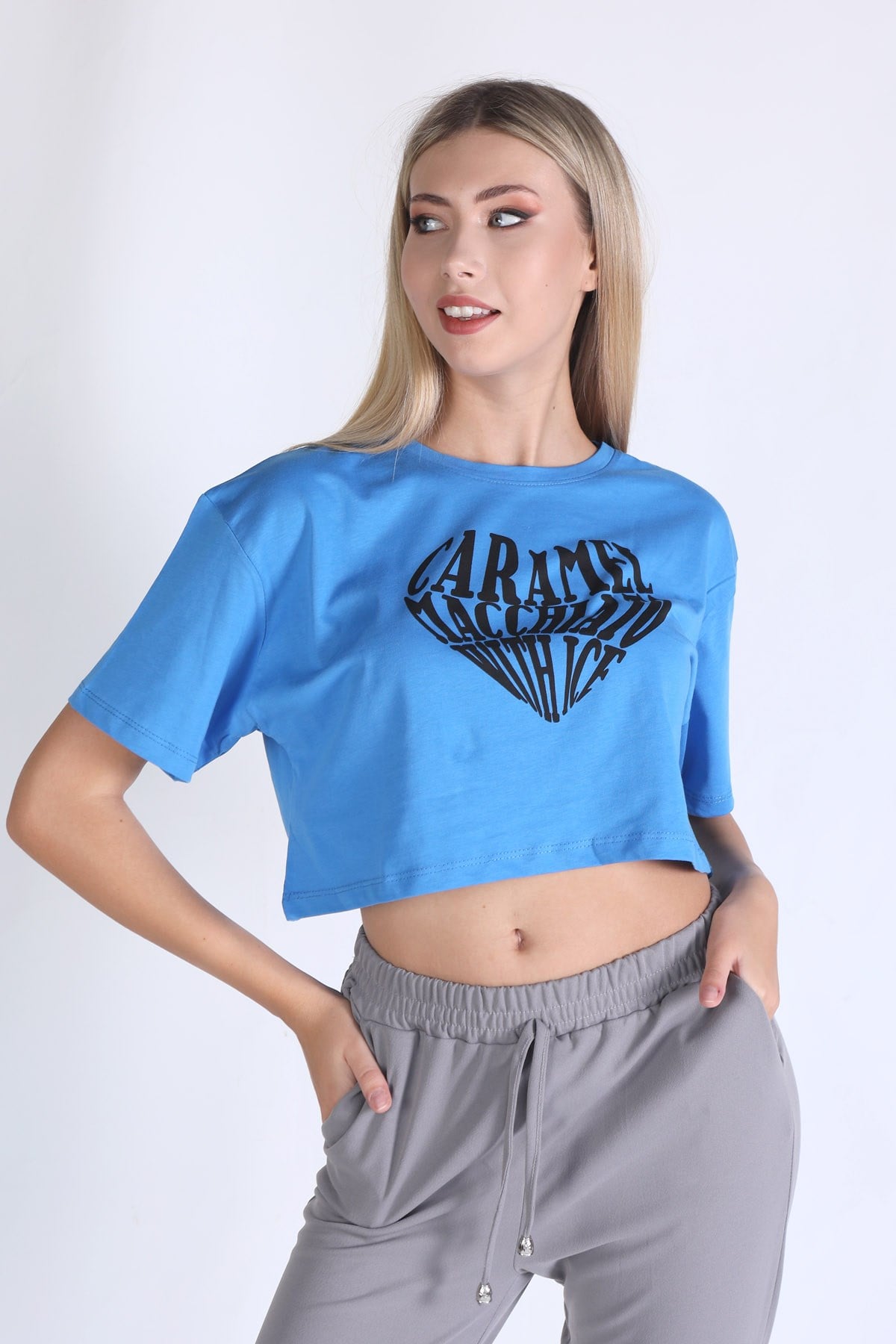 Mavi Caramel Baskı Crop Tişört 5164
