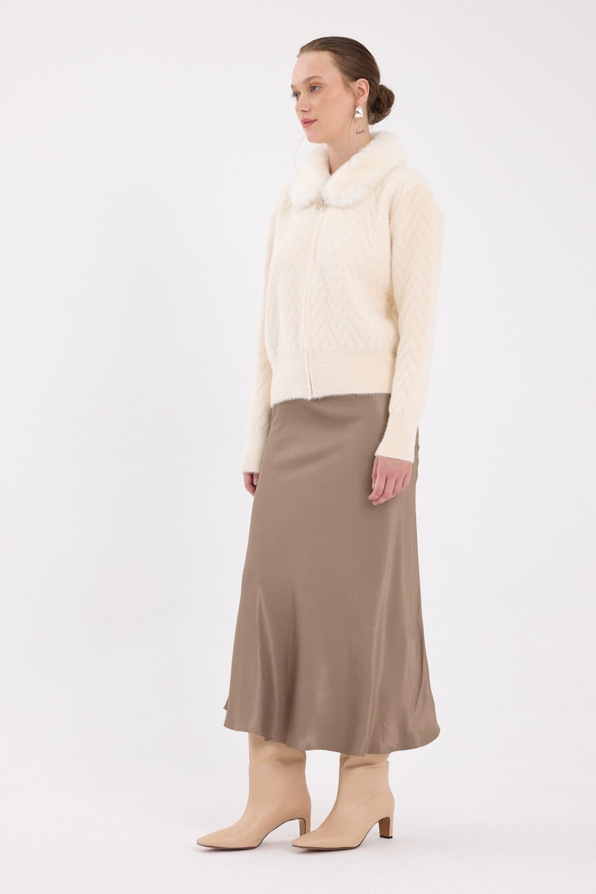 Natural Yaka Kürk Detaylı Kadın Hırka 6680