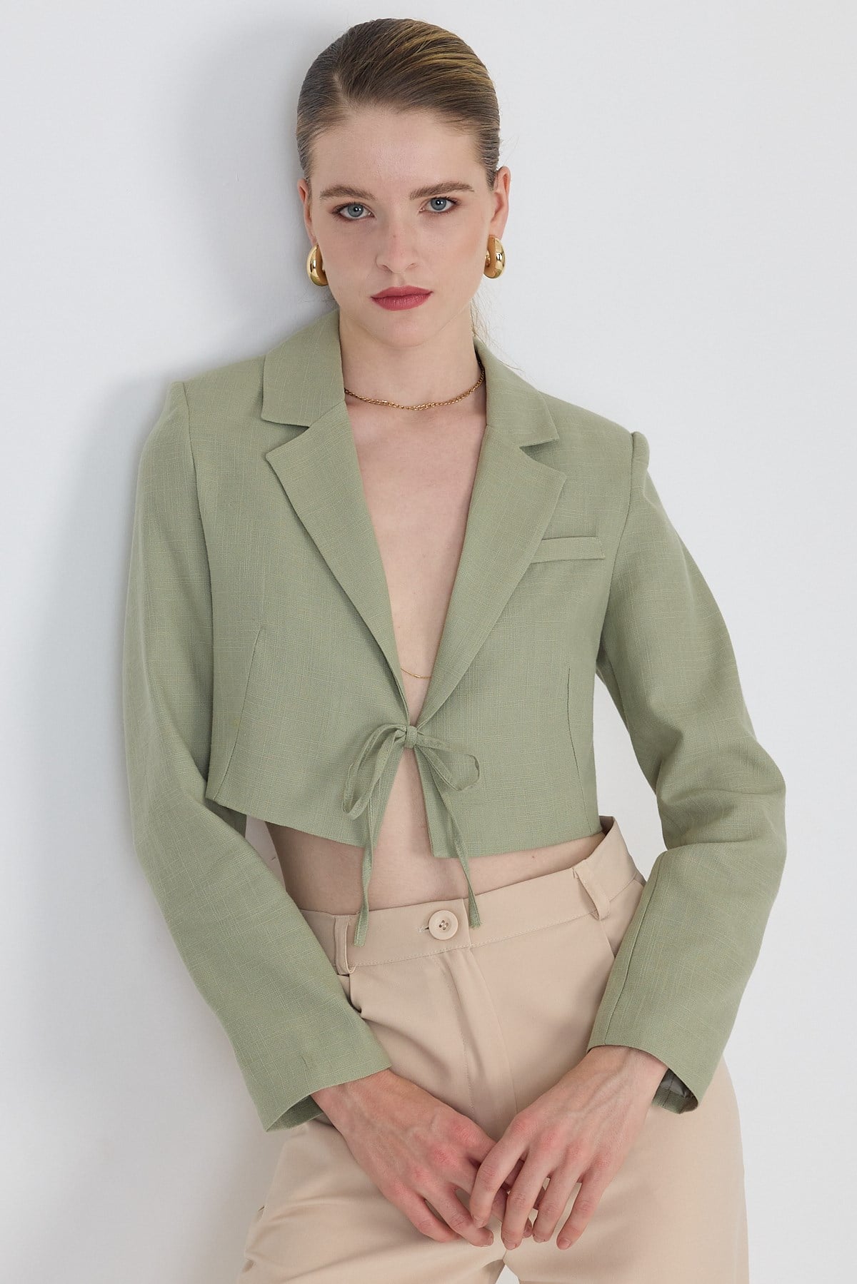 Olive Yeşili Keten Görünümlü %100 Pamuk Bağlama Detaylı Crop Blazer Ceket 7070