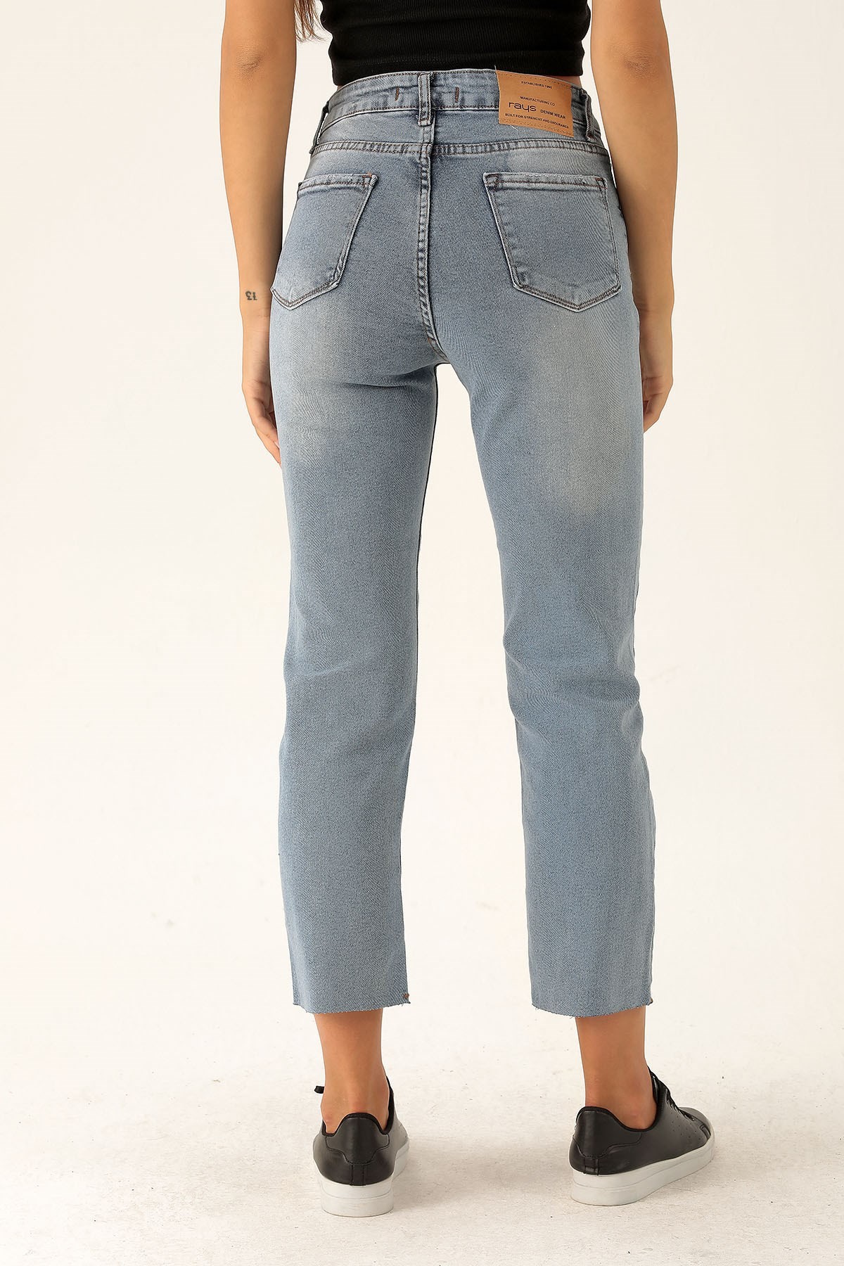 Paçası Kesik Mom Jean - 5112-1 Kar Yıkama