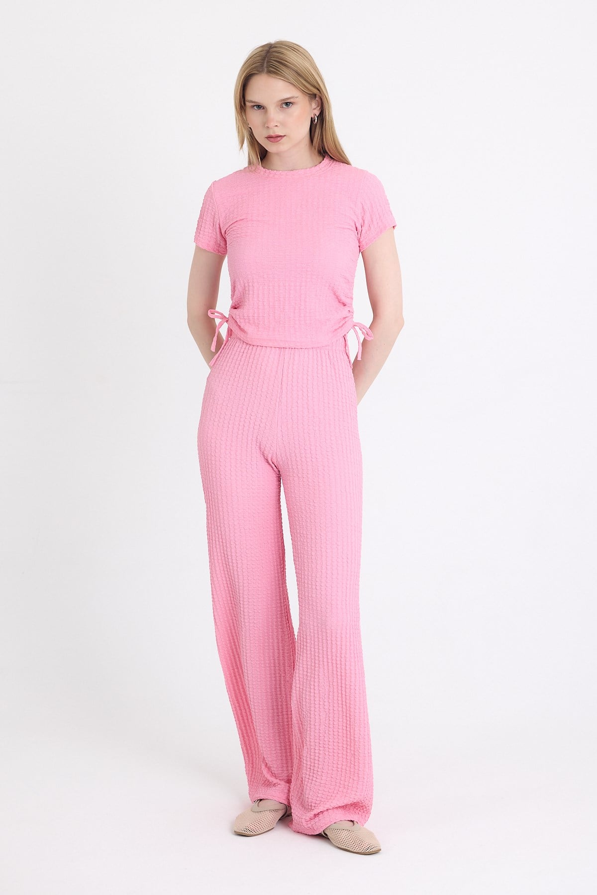 Pembe Bürümcük Dokulu Büzgülü Crop ve Geniş Paça Pantolon Takımı 3001