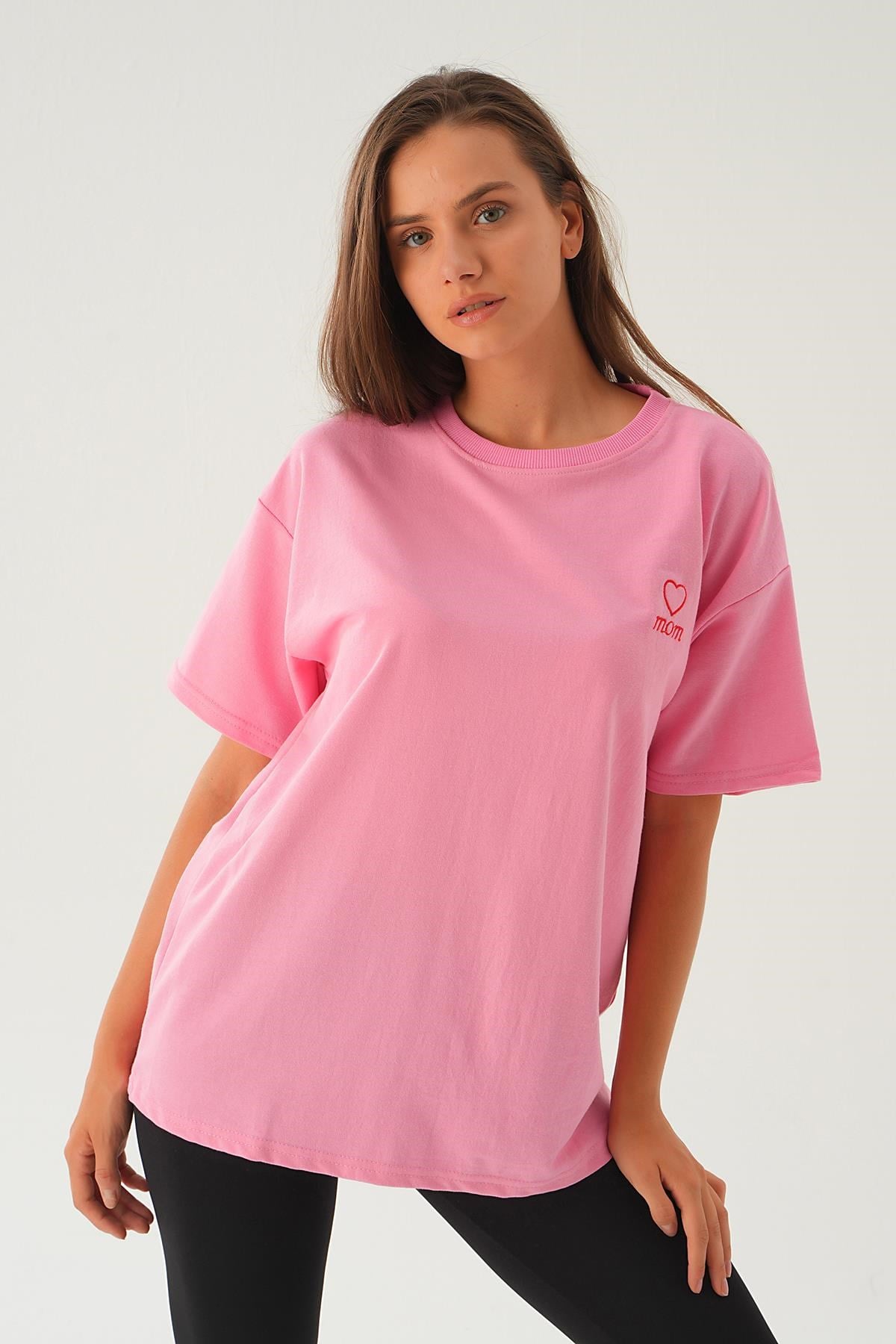 Pembe Kalp Nakış Detay Tişört 2448