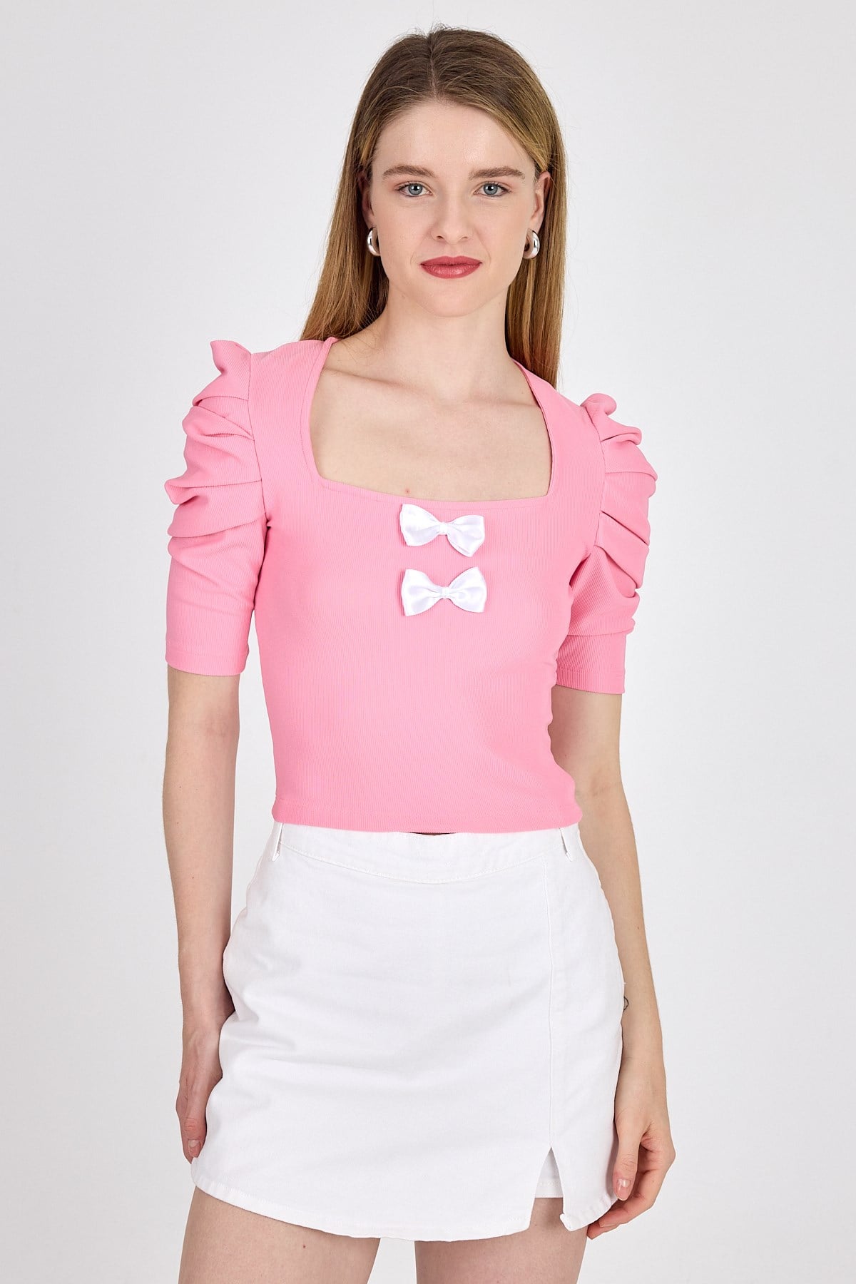 Pembe Kare Yaka Fiyonk Detaylı Crop Bluz 1349