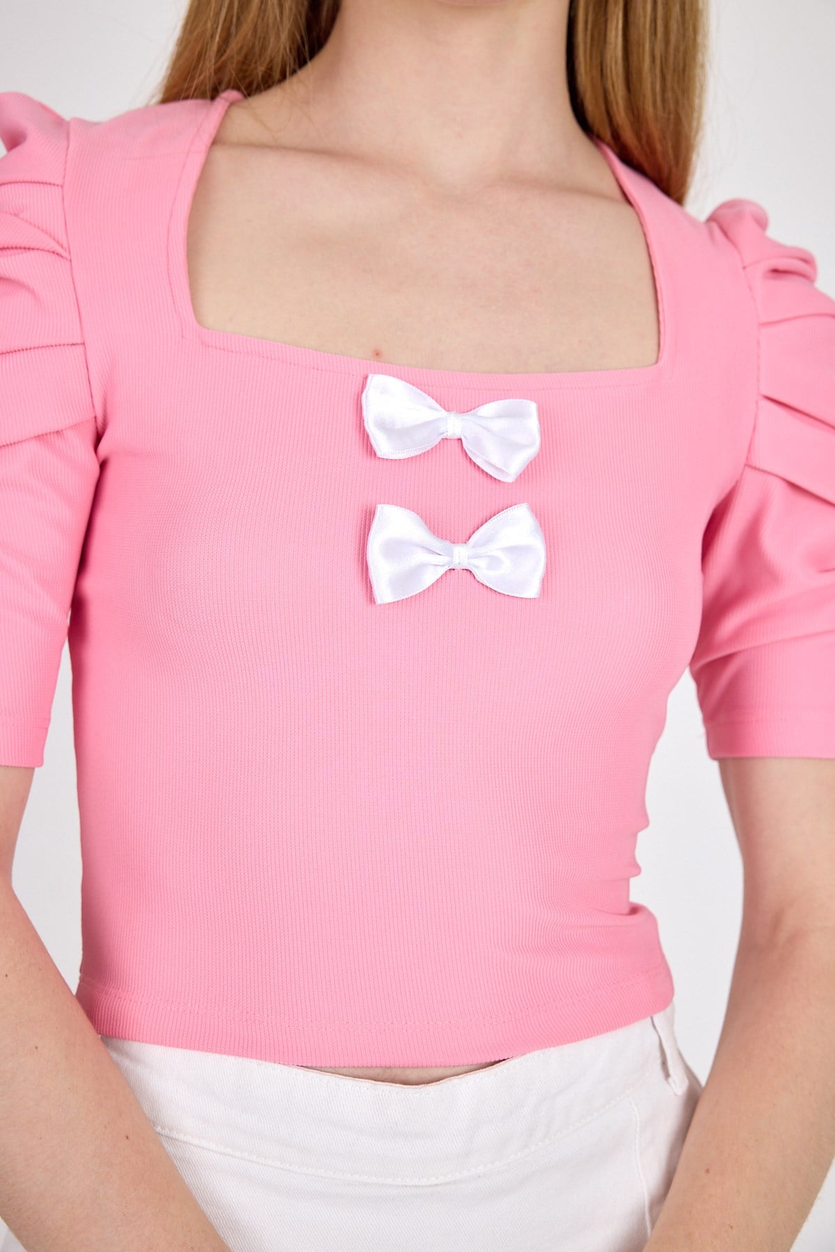 Pembe Kare Yaka Fiyonk Detaylı Crop Bluz 1349