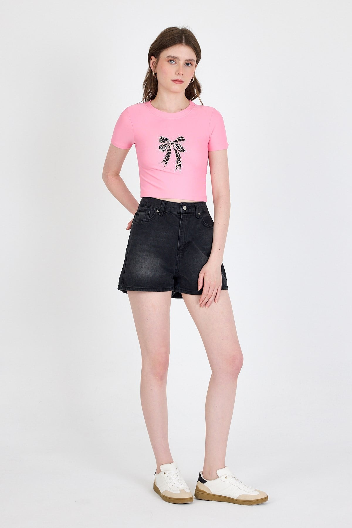 Pembe Leopar Fiyonk Baskılı Taş Detaylı Slim Fit Crop Tişört 0549-1
