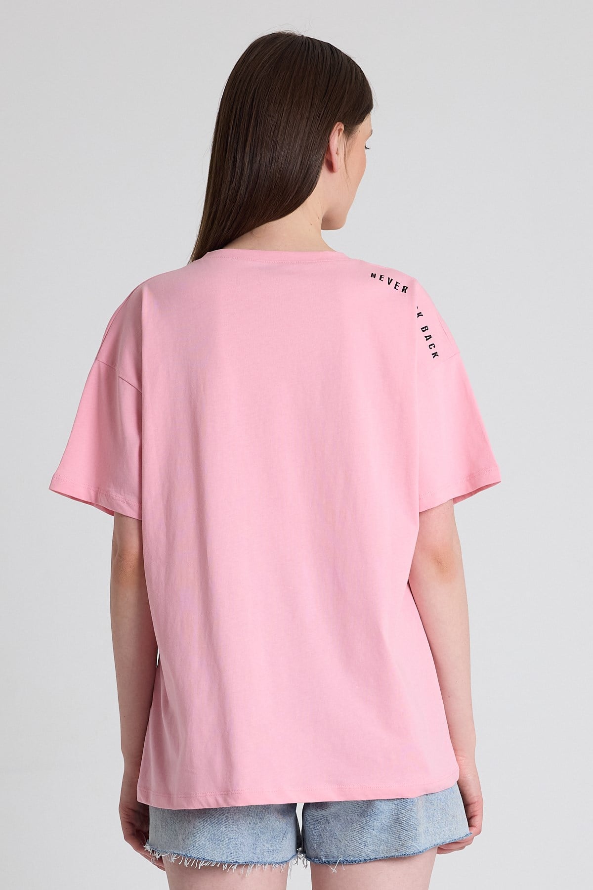 Pembe Omuz Yazı Baskılı %100 Pamuk Oversize Tişört 2150-30M
