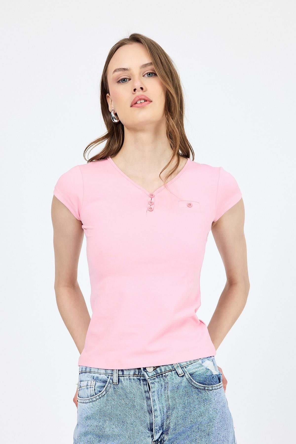 Pembe V Yaka Düğmeli Cep Detaylı Slim Fit Tişört 2213
