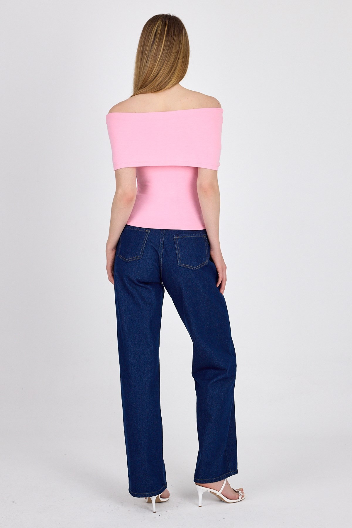 Pembe Viskoz/Yumuşak Kumaş Madonna Yaka Toka Detaylı Bluz 1475