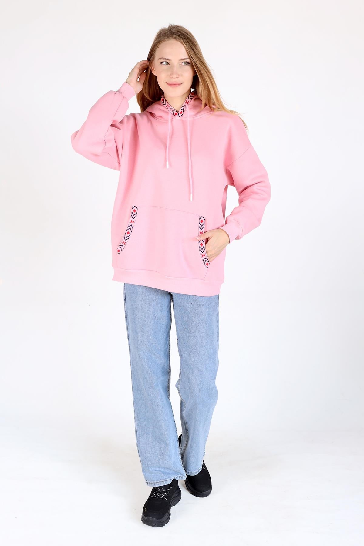 Pembe Yaka Cep Nakışlı Kapüşonlu Sweat 9141M