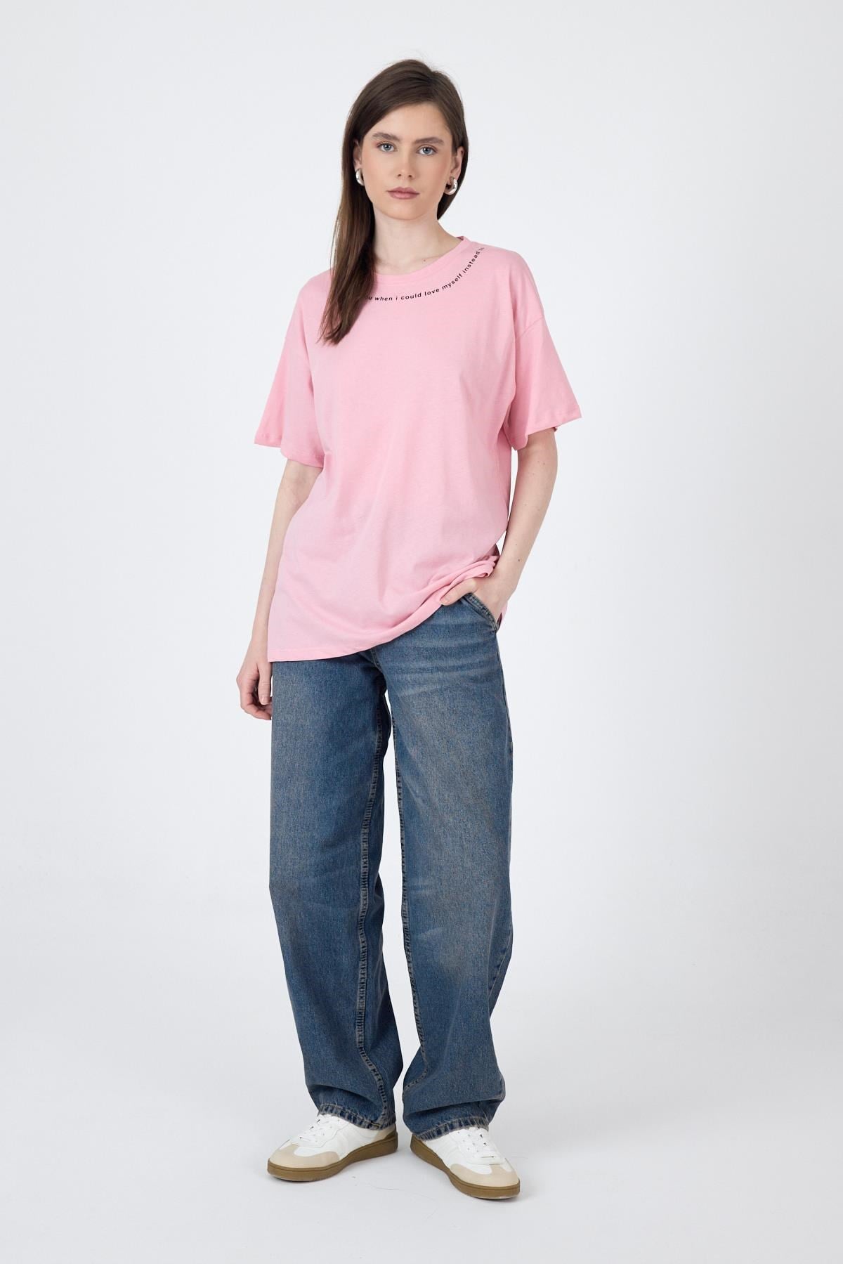 Pembe Yaka Yazı Baskılı Oversize Pamuklu Tişört 2150-34M