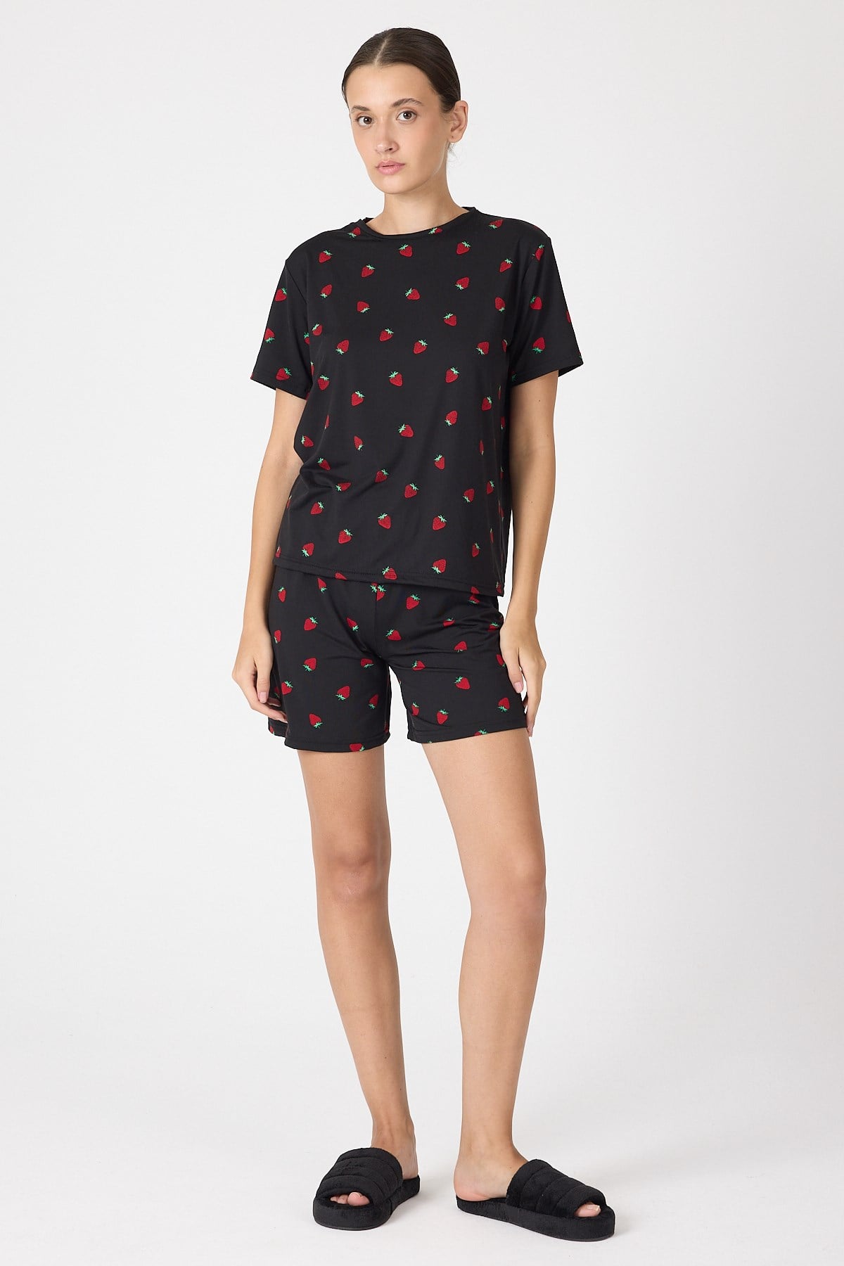 Pijama Takım-Siyah Çilek Desenli Kadın Pijama Takımı 3409-rulem